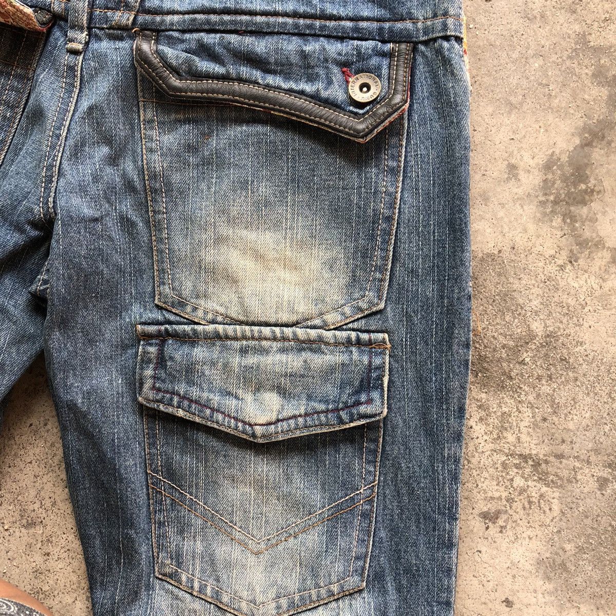 Japanese Brand 🔥Thrash🔥🇯🇵Gumu International Flower Motif Distress Rips Jeans Size US 32 / EU 48 - 11 Thumbnail