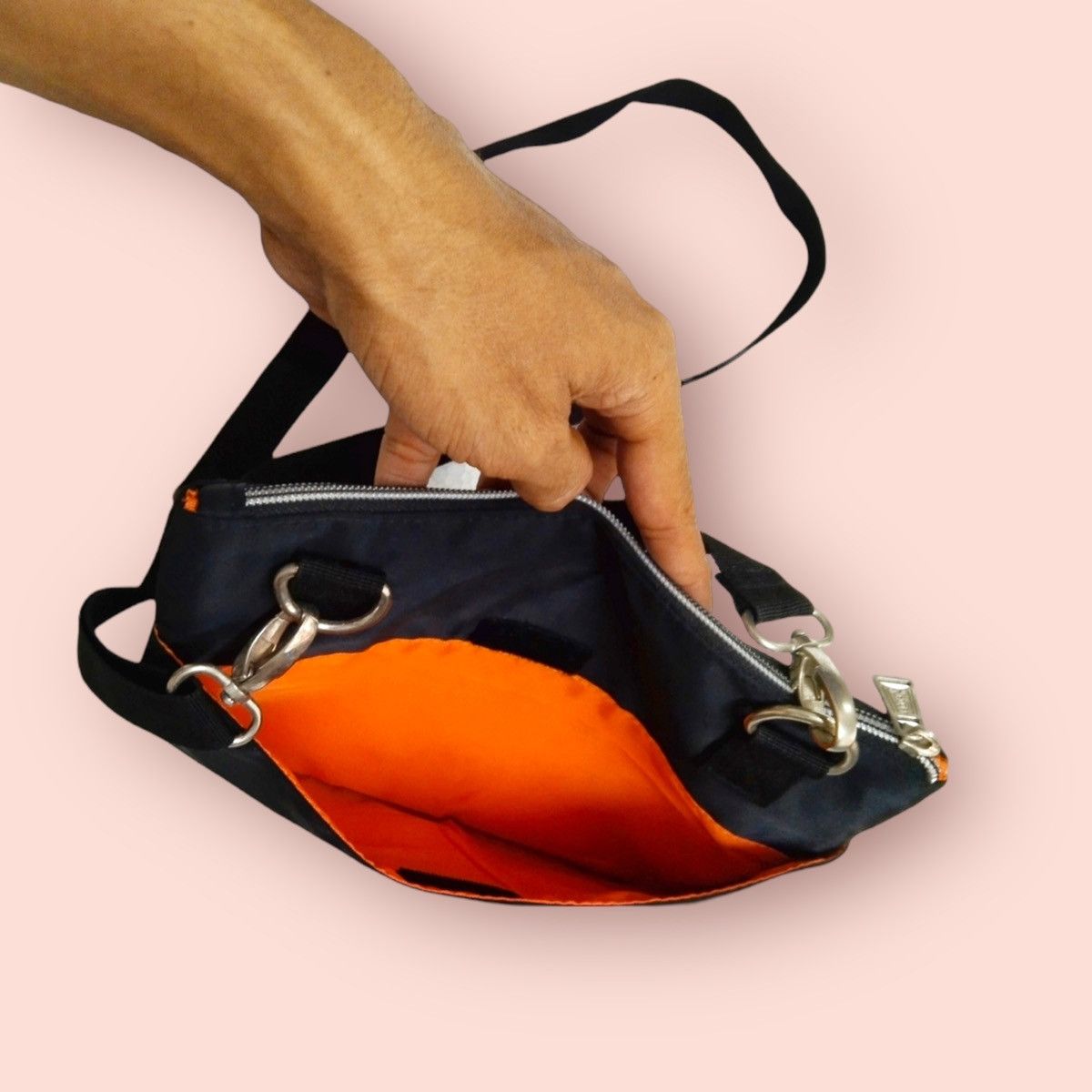 Alpha Industries × Edition Japan ALPHA INDUSTRIES MINI SLIM SHOULDER CROSSBODY SLING Size ONE SIZE - 16 Thumbnail