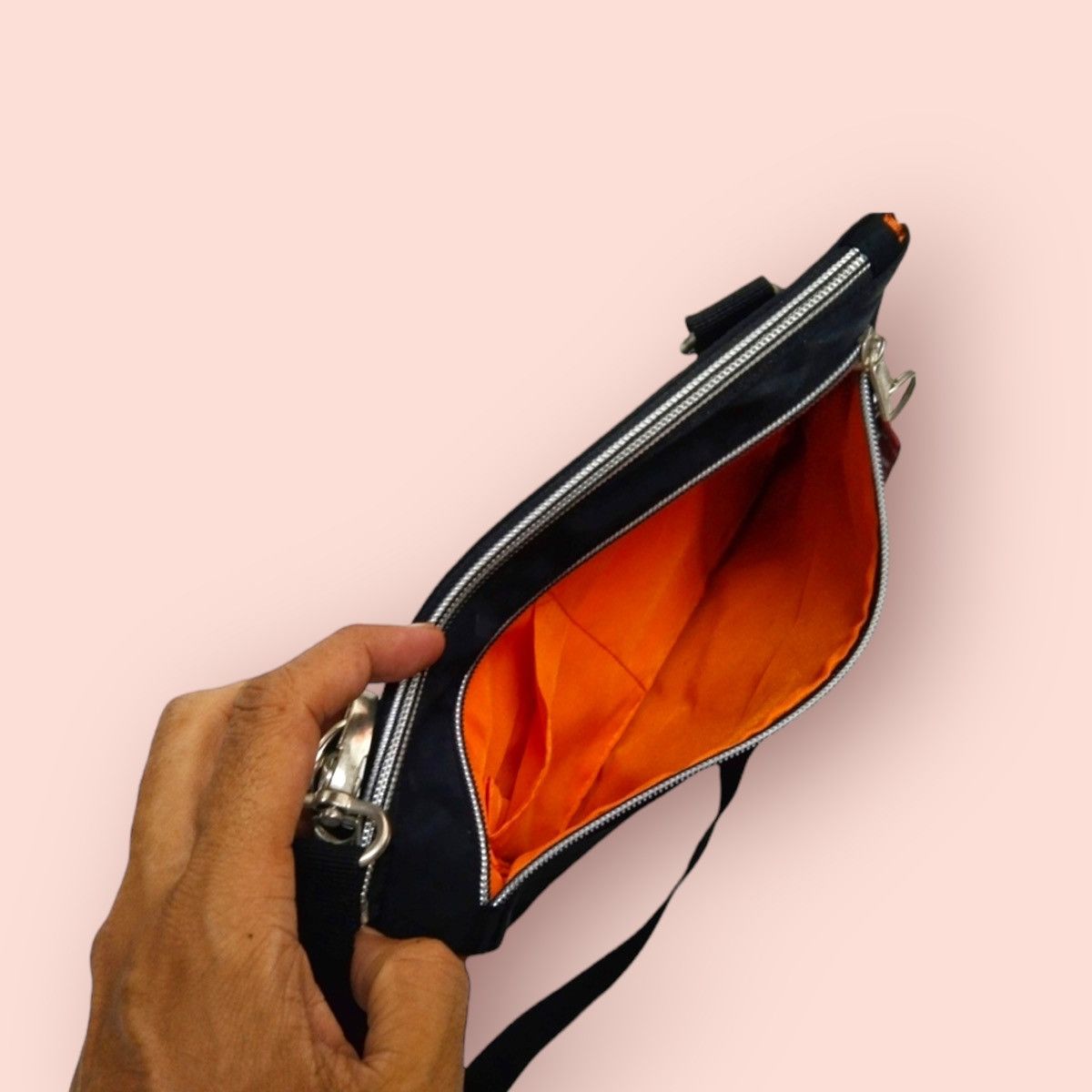 Alpha Industries × Edition Japan ALPHA INDUSTRIES MINI SLIM SHOULDER CROSSBODY SLING Size ONE SIZE - 17 Thumbnail