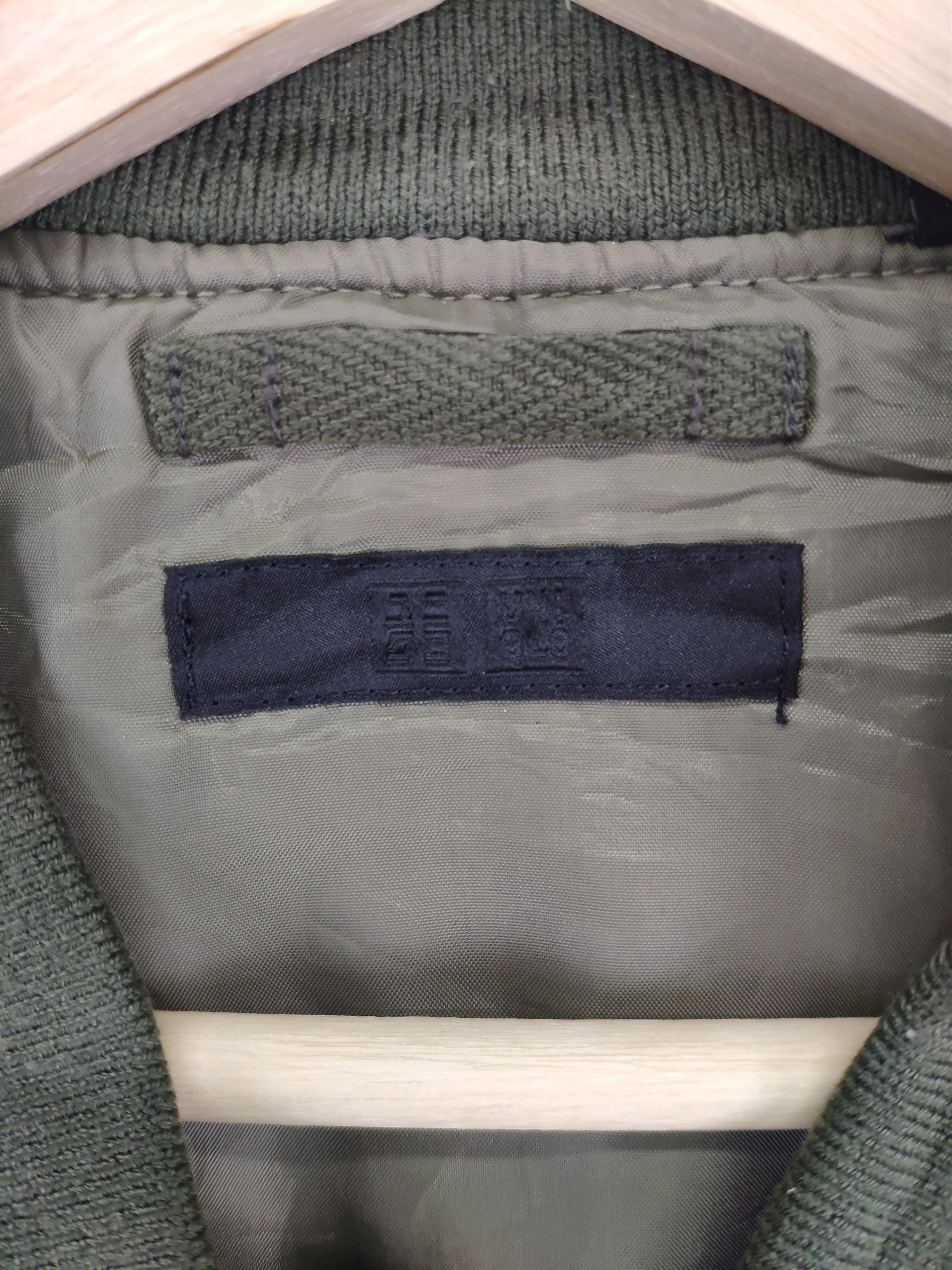 Japanese Brand × Uniqlo Uniqlo MA 1 Bomber Jacket Size US XL / EU 56 / 4 - 13 Thumbnail