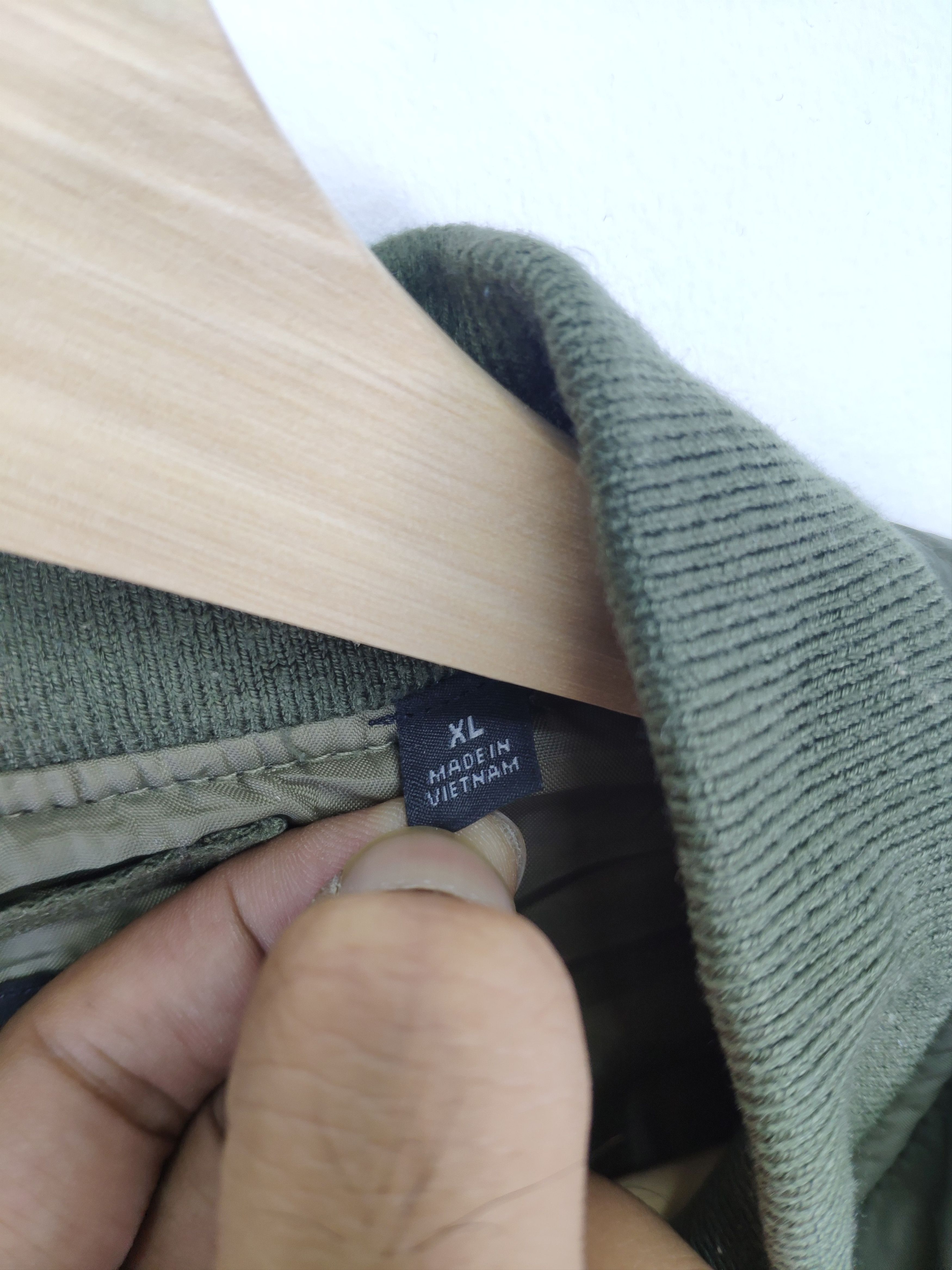 Japanese Brand × Uniqlo Uniqlo MA 1 Bomber Jacket Size US XL / EU 56 / 4 - 14 Thumbnail