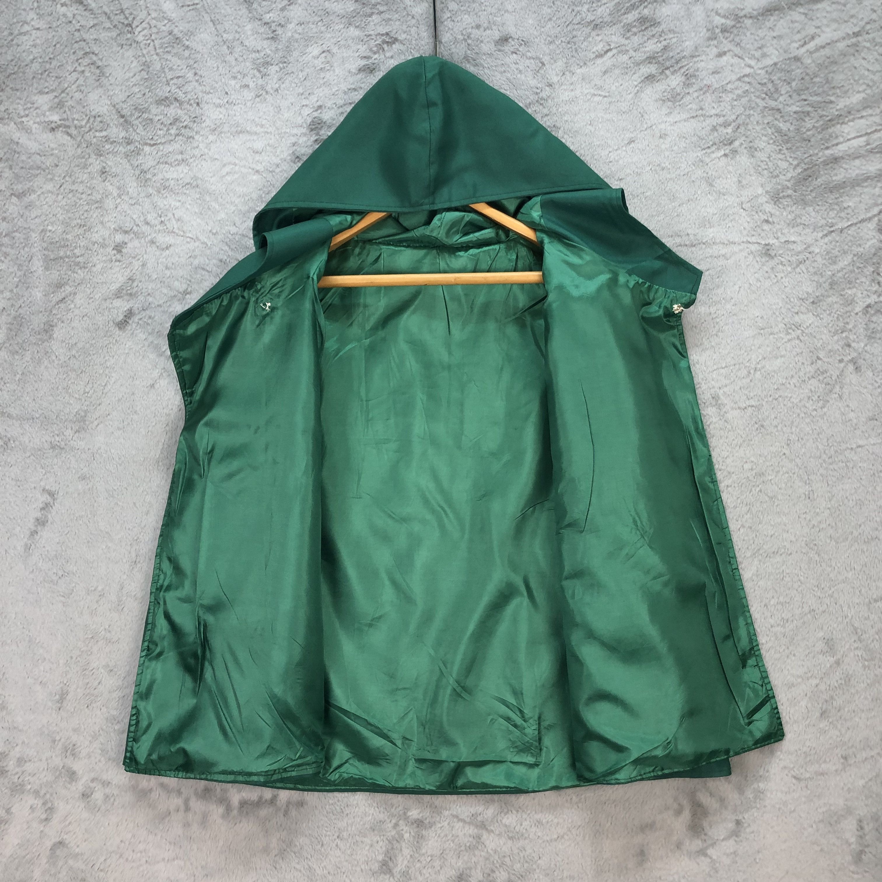 Anime Attack on Titan Logo Green Capes #5949-215 Size US M / EU 48-50 / 2 - 6 Thumbnail