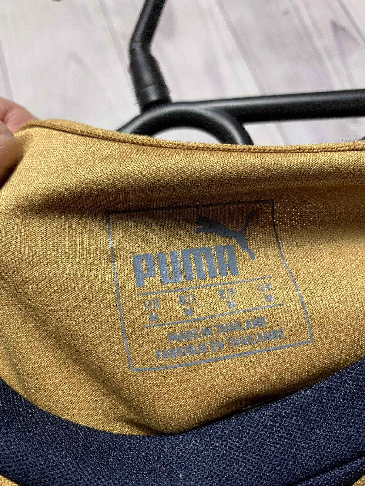 Puma Soccer jersey Arsenal long sleeve jersey gold rare size M Size US M / EU 48-50 / 2 - 7 Thumbnail