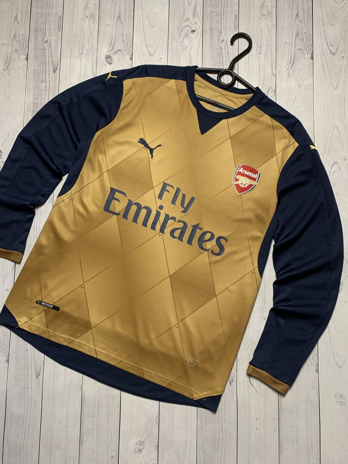 Puma Soccer jersey Arsenal long sleeve jersey gold rare size M Size US M / EU 48-50 / 2 - 2 Thumbnail