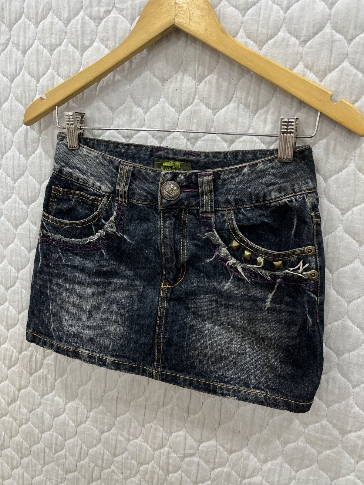 Japanese Brand (Sss). MOUTH VALLEY STUD SPIKE SKIRTS Size 27" / US 4 / IT 40 - 4 Thumbnail