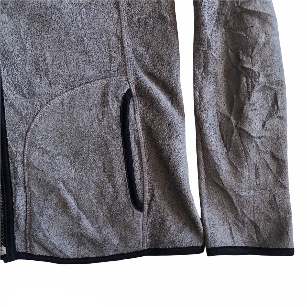 Uniqlo Uniqlo Riversable Zipper Fleece Jacket Size S / US 4 / IT 40 - 8 Thumbnail