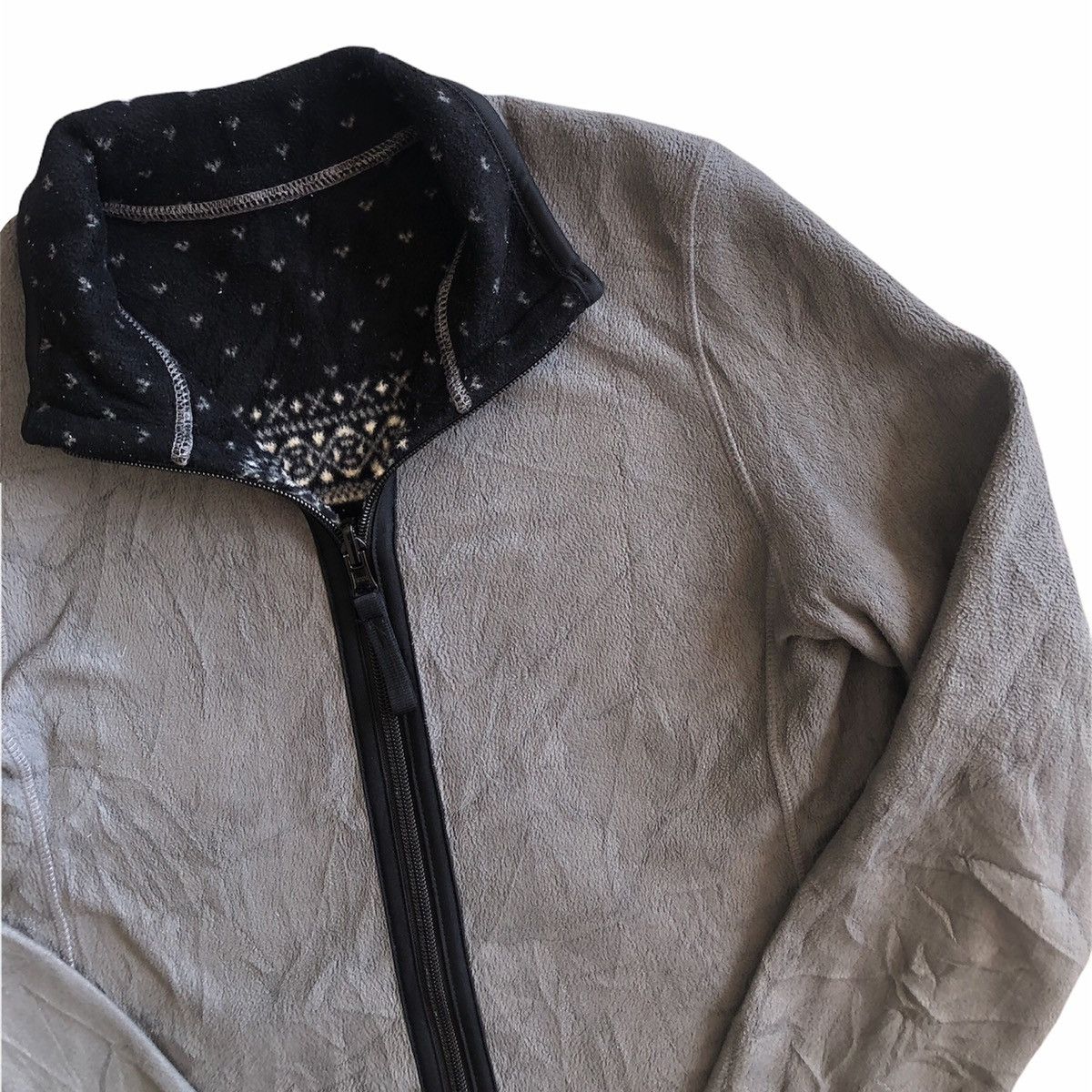 Uniqlo Uniqlo Riversable Zipper Fleece Jacket Size S / US 4 / IT 40 - 4 Thumbnail