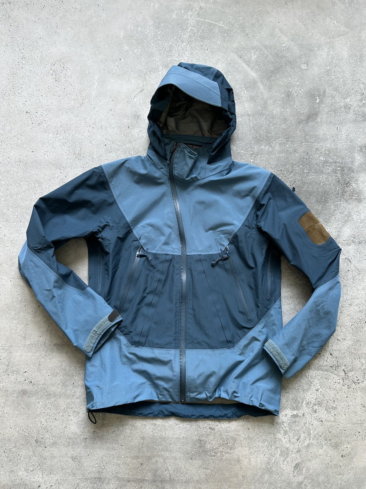 image of Vintage Arcteryx Sidewinder Gore-Tex Pro Shell Recco Jacket in Blue, Women's (Size Small)