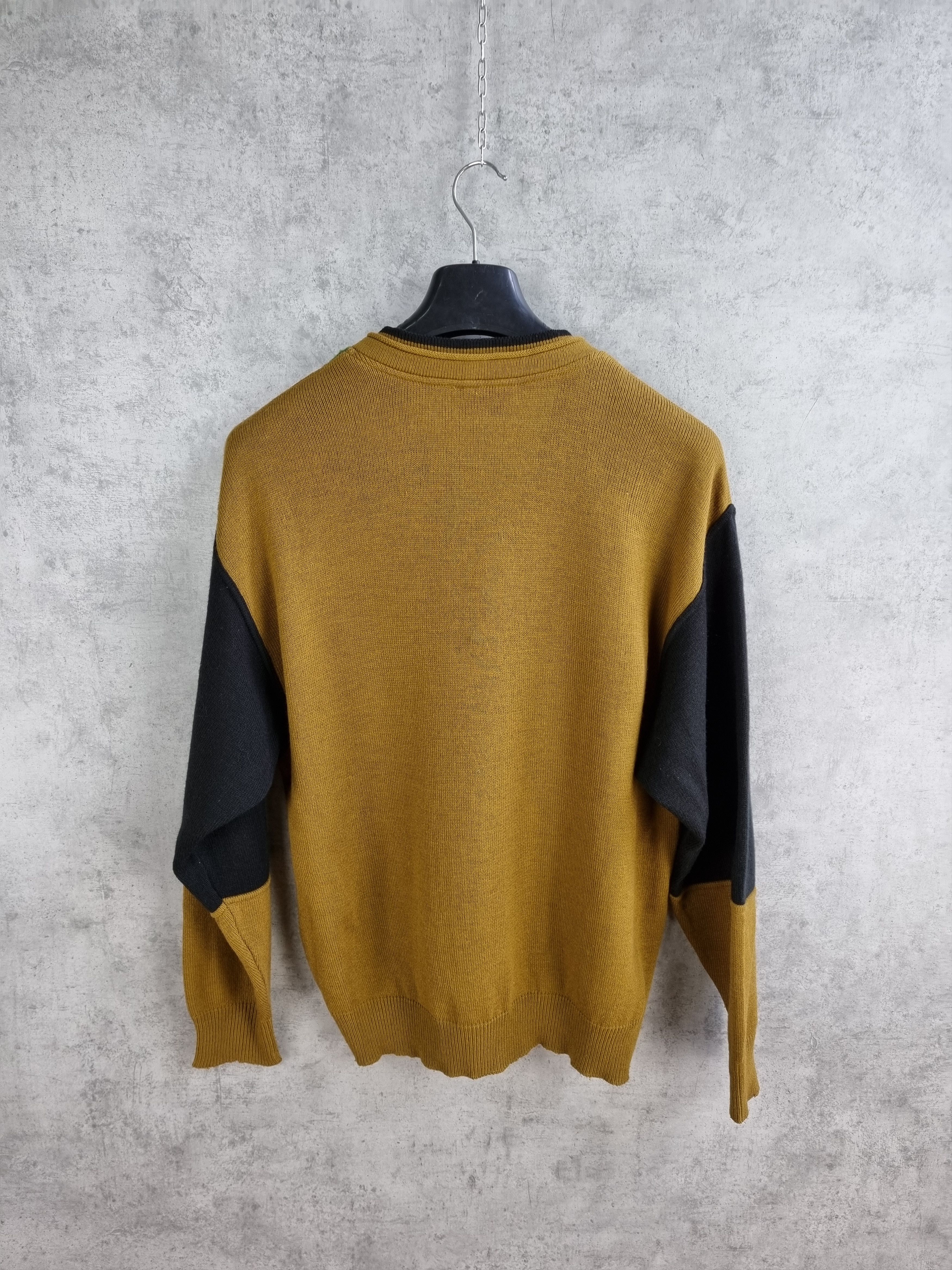 Carlo Colucci 80s Vintage Carlo Colucci Wool V Neck Sweater Size US L / EU 52-54 / 3 - 4 Thumbnail