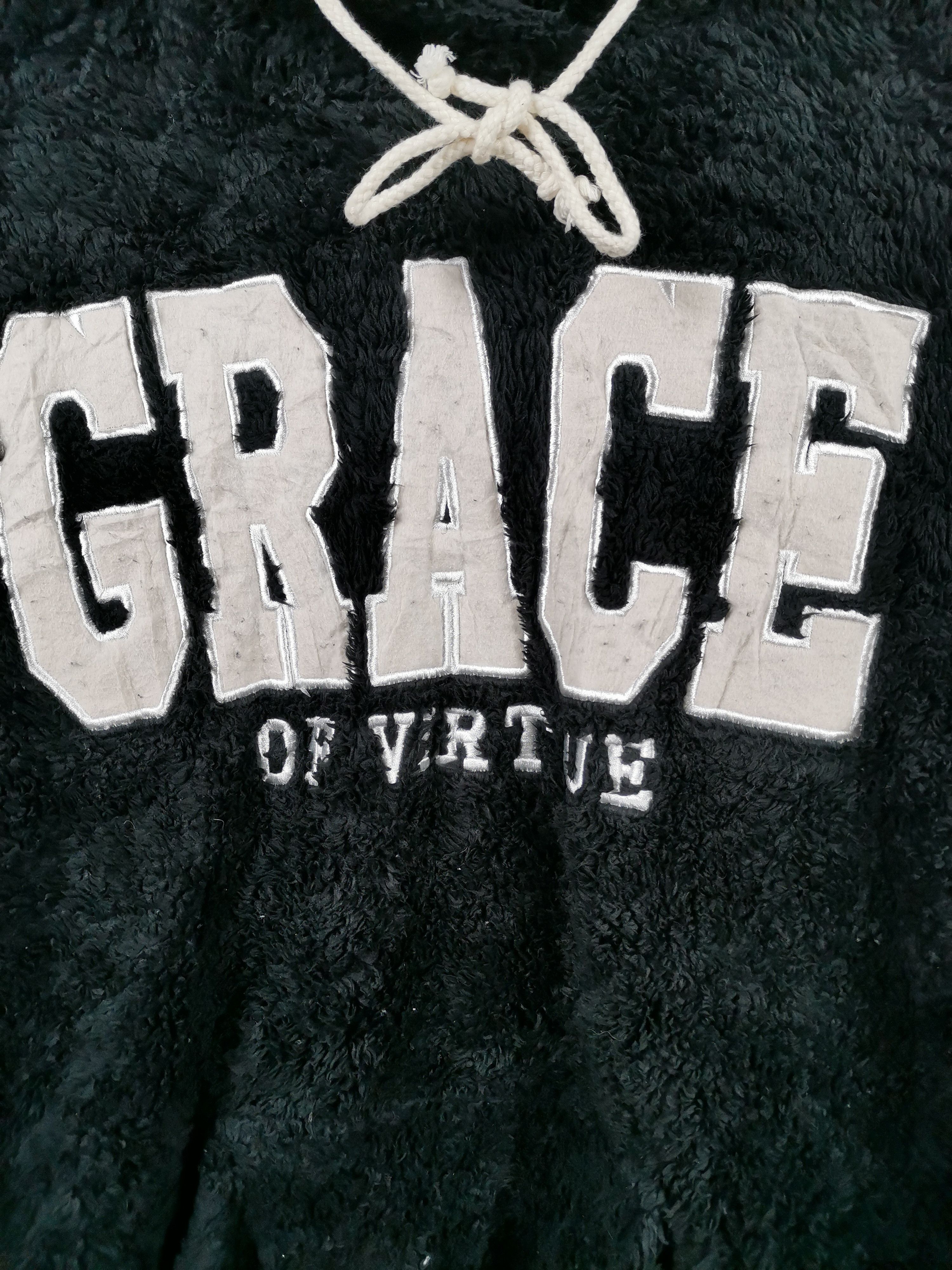 Japanese Brand Vintage Japanese Brand Grace Embroidered Fleece Hoodie Size US L / EU 52-54 / 3 - 2 Thumbnail