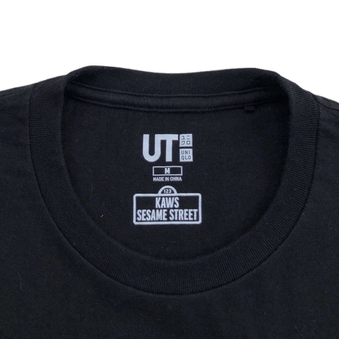 Kaws × Uniqlo KAWS x Uniqlo x Sesame Street BFF Elmo Tee Size US M / EU 48-50 / 2 - 6 Thumbnail