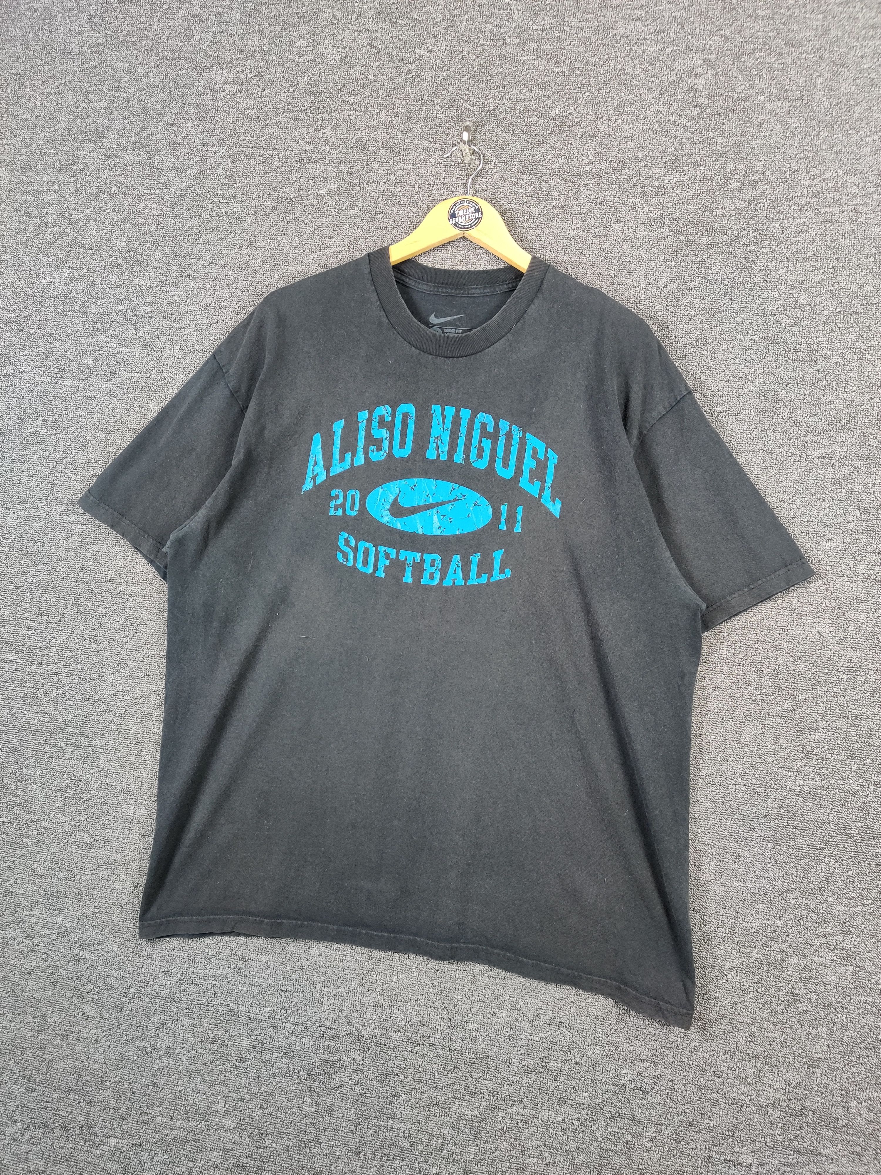 Nike Vintage Nike Alison Niguel Softball Tee Tshirt Size US XL / EU 56 / 4 - 2 Thumbnail