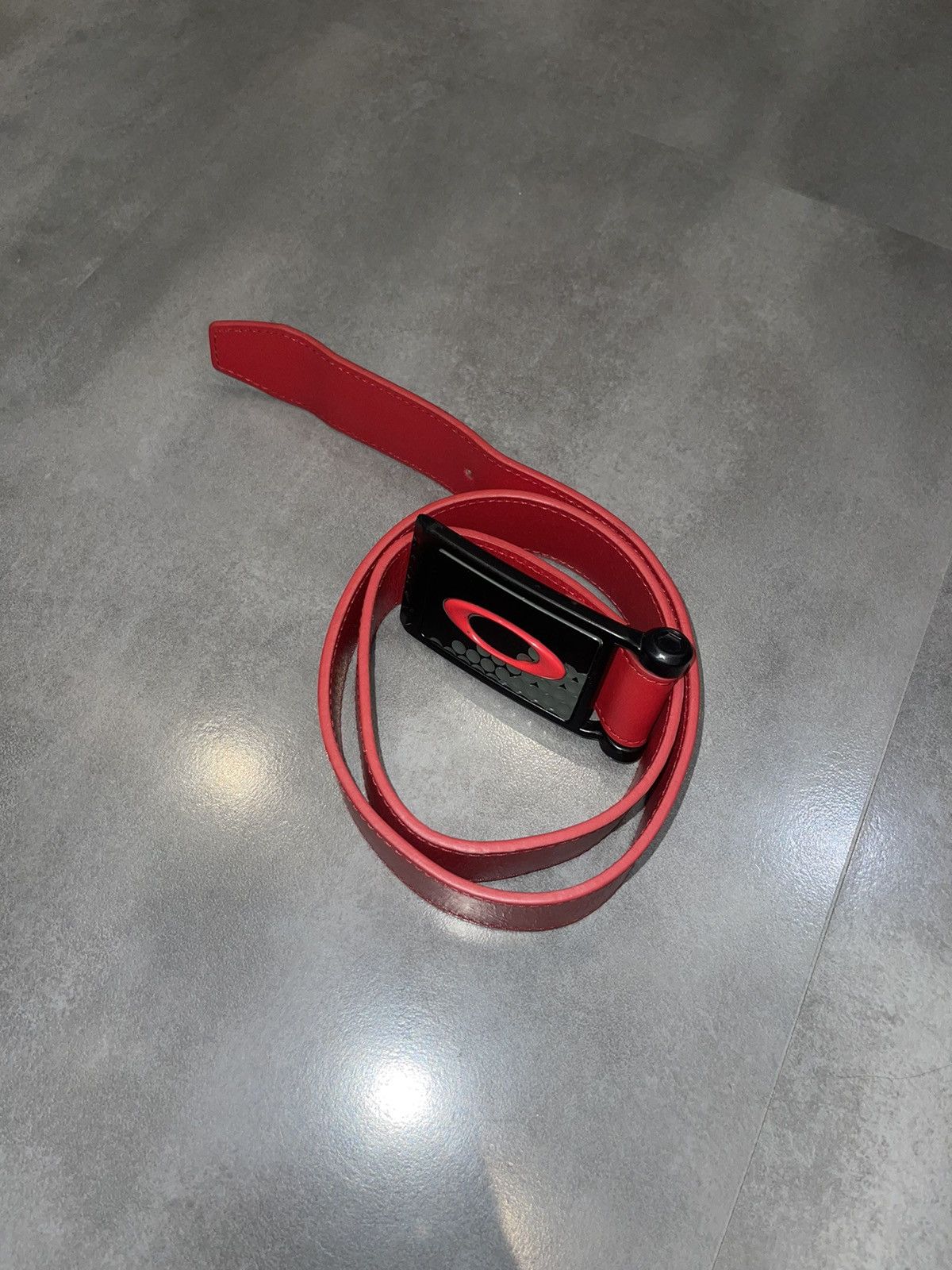 Oakley Oakley Big Buckle Red Leather Belt Size ONE SIZE - 3 Thumbnail