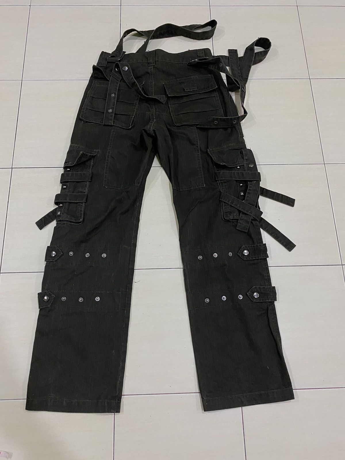 Japanese Brand Japanese Brand Planet Five bondage cargo Multipocket pants Size US 29 - 22 Thumbnail