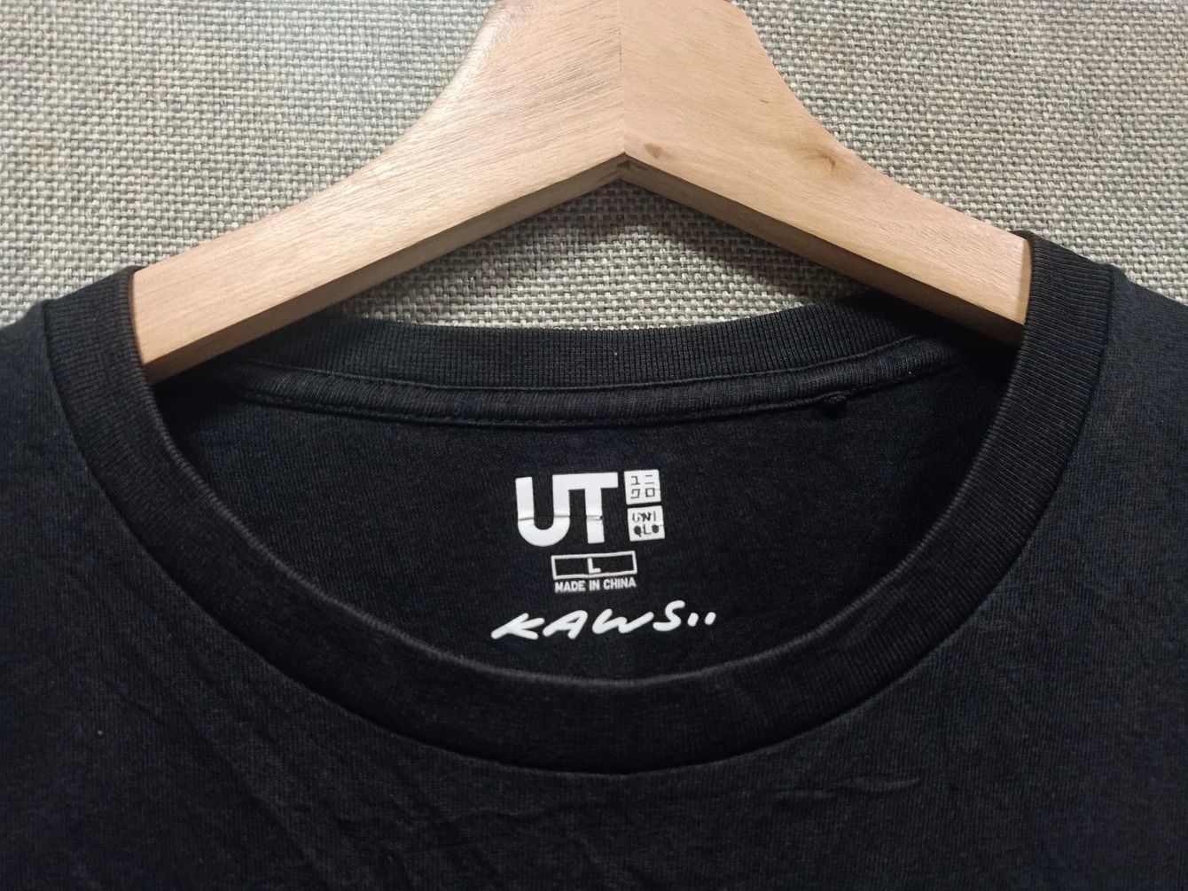 Kaws × Uniqlo vintage t shirt kaws very rare Size US M / EU 48-50 / 2 - 3 Thumbnail