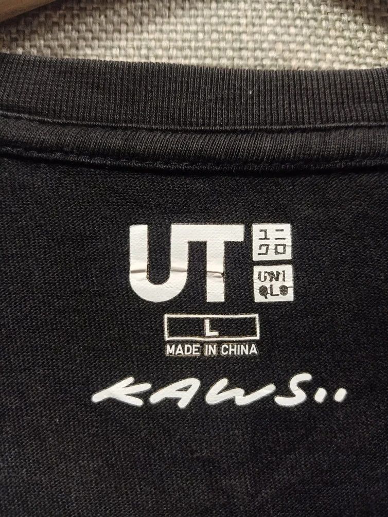 Kaws × Uniqlo vintage t shirt kaws very rare Size US M / EU 48-50 / 2 - 4 Thumbnail