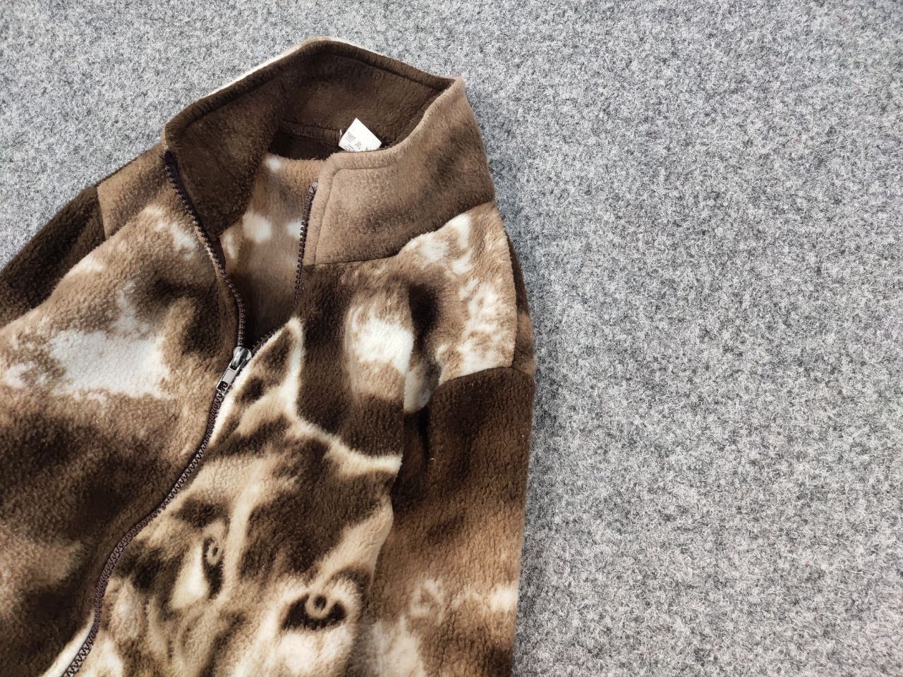 Japanese Brand Vintage 90's Fleece Zip Light Jacket Art Brown Wolf Hype Size US S / EU 44-46 / 1 - 4 Thumbnail