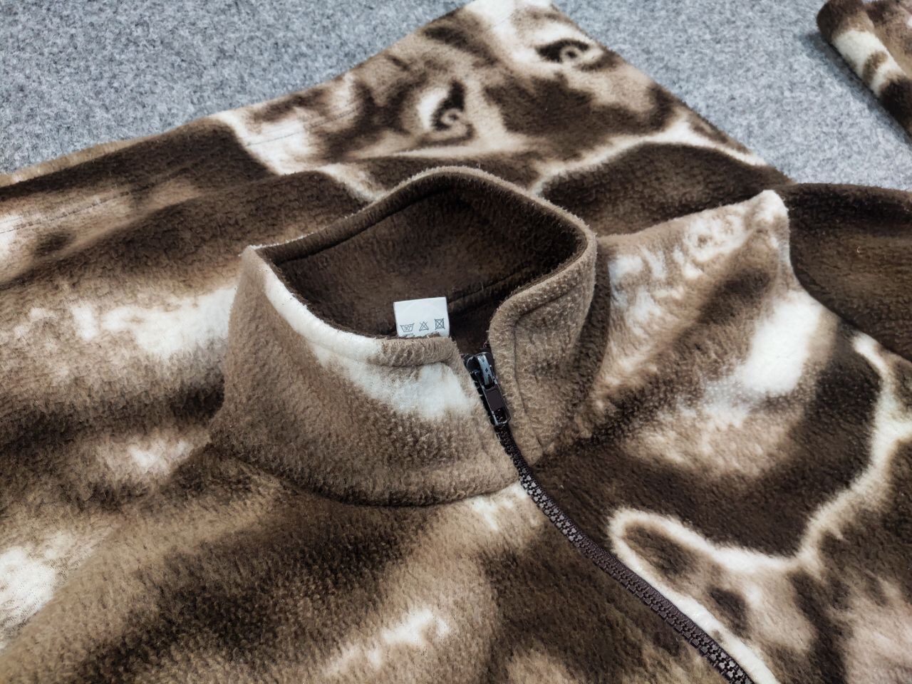 Japanese Brand Vintage 90's Fleece Zip Light Jacket Art Brown Wolf Hype Size US S / EU 44-46 / 1 - 15 Thumbnail