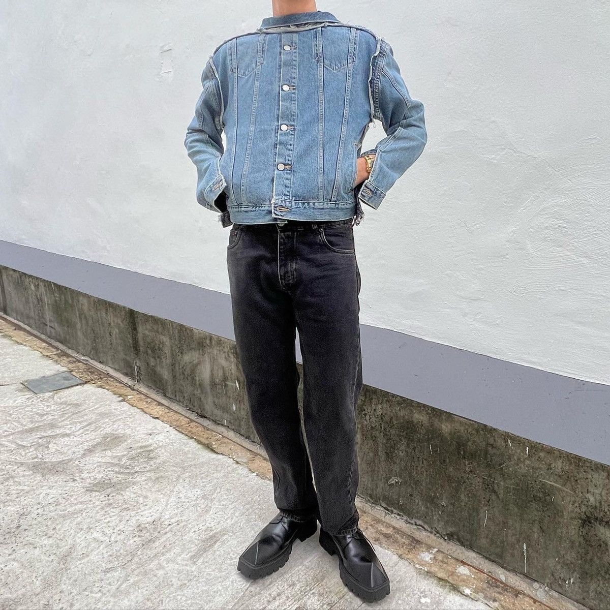 Levi's × Vetements VETEMENTS X LEVIS 19 REWORK DENIM JACKET Size US S / EU 44-46 / 1 - 2 Thumbnail