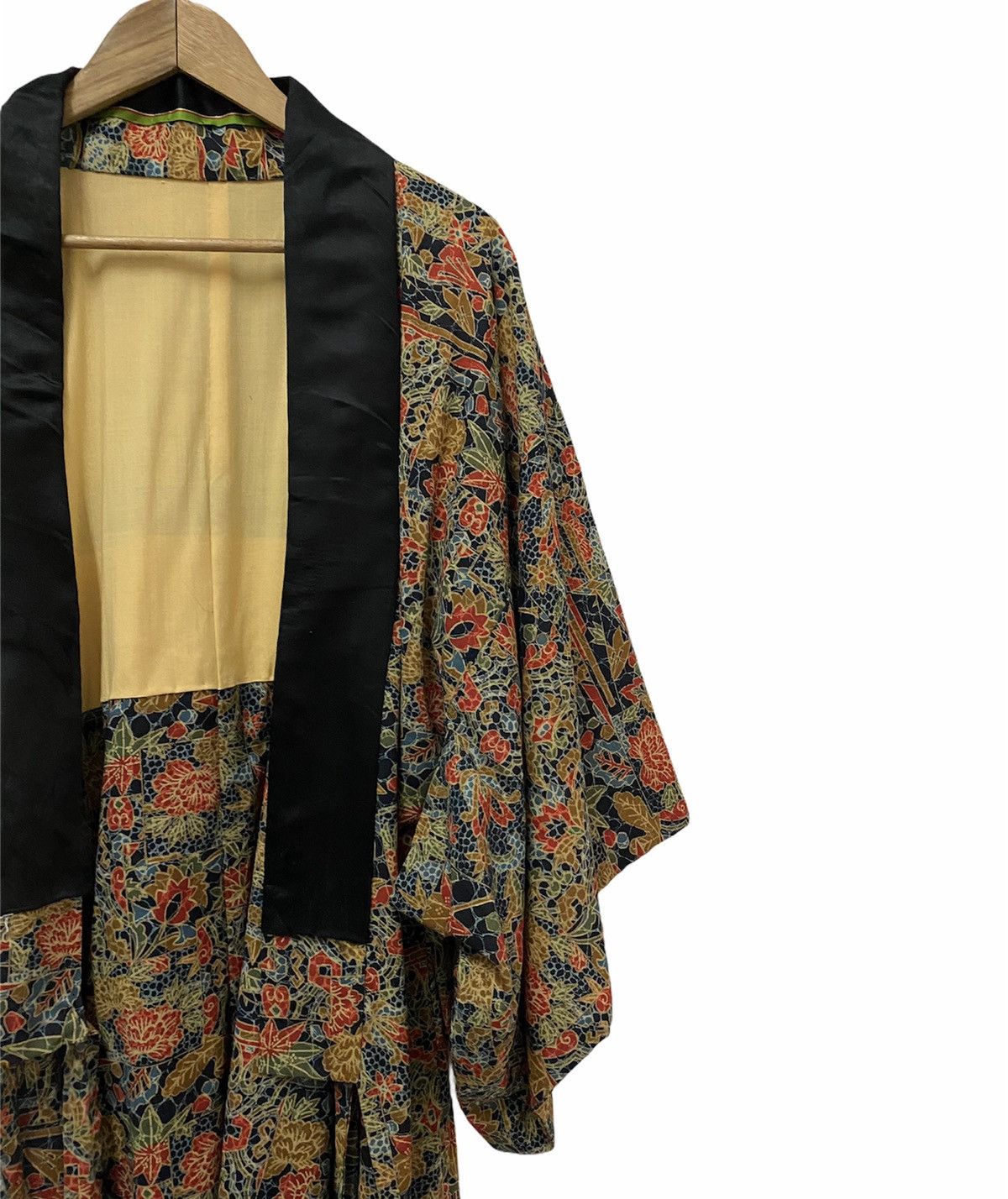 Japanese Brand 🇯🇵 Kimono Silk Multi Floral Japanese Traditional Wear Size US L / EU 52-54 / 3 - 6 Thumbnail