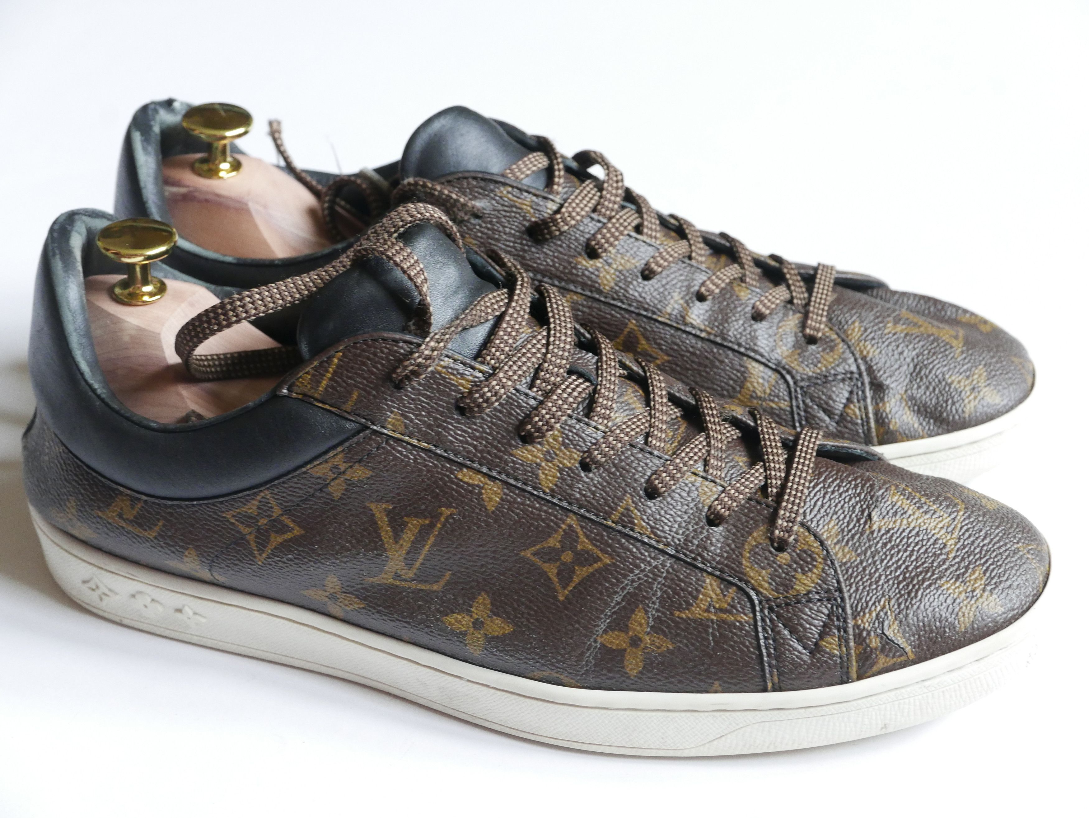 Louis Vuitton Authentic LV Logo Luxembourg Men Sneakers/Silver size US 9.5  LV8.5