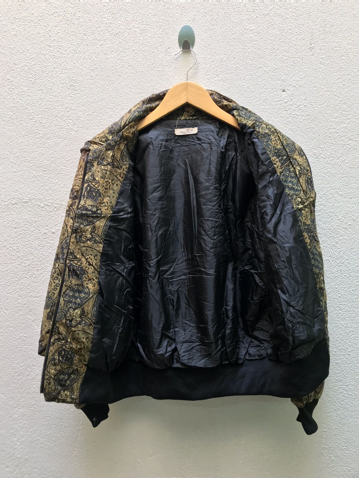 Designer Rare Vintage Velvet Paisley Patern Designer Made In Japan Size US M / EU 48-50 / 2 - 8 Thumbnail