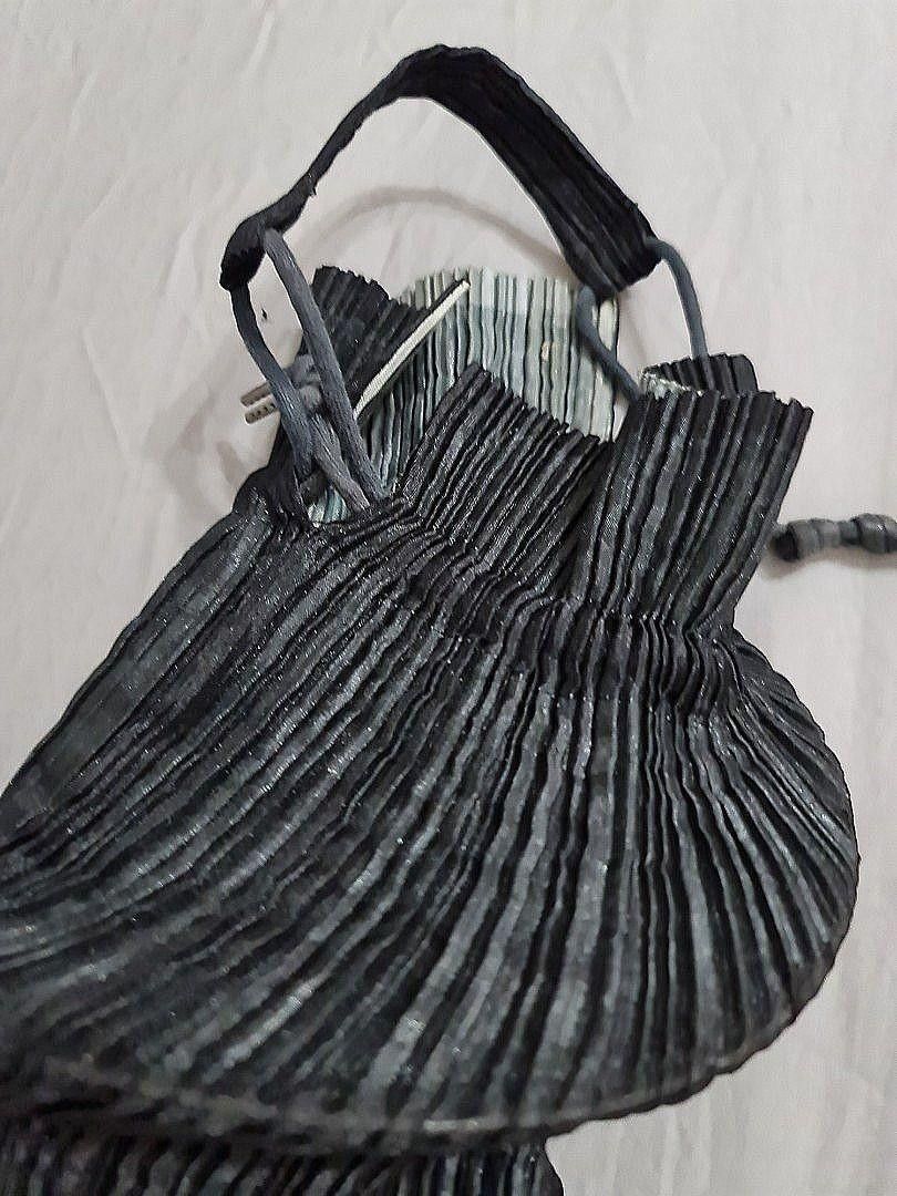 Pleats Please Issey Miyake Authentic Issey Miyake Pleats Pouch Size ONE SIZE - 2 Thumbnail