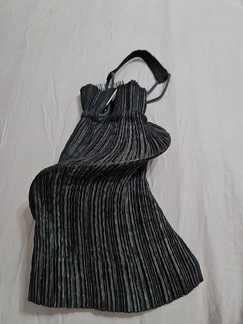 Pleats Please Issey Miyake Authentic Issey Miyake Pleats Pouch Size ONE SIZE - 1 Thumbnail