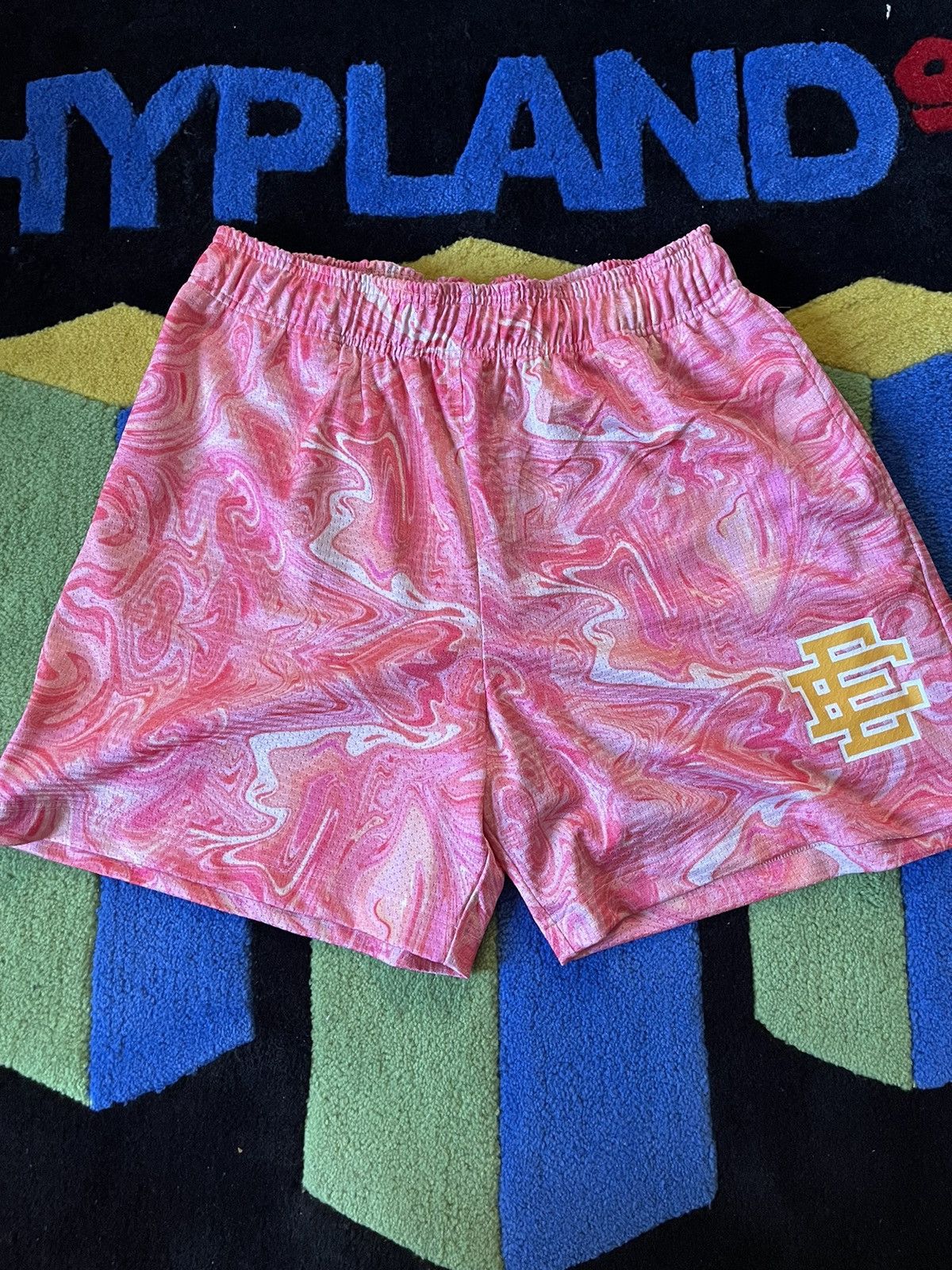 Eric Emanuel RARE ERIC EMANUEL PINK PAINT CAN (L) Size US 34 / EU 50 - 1 Thumbnail