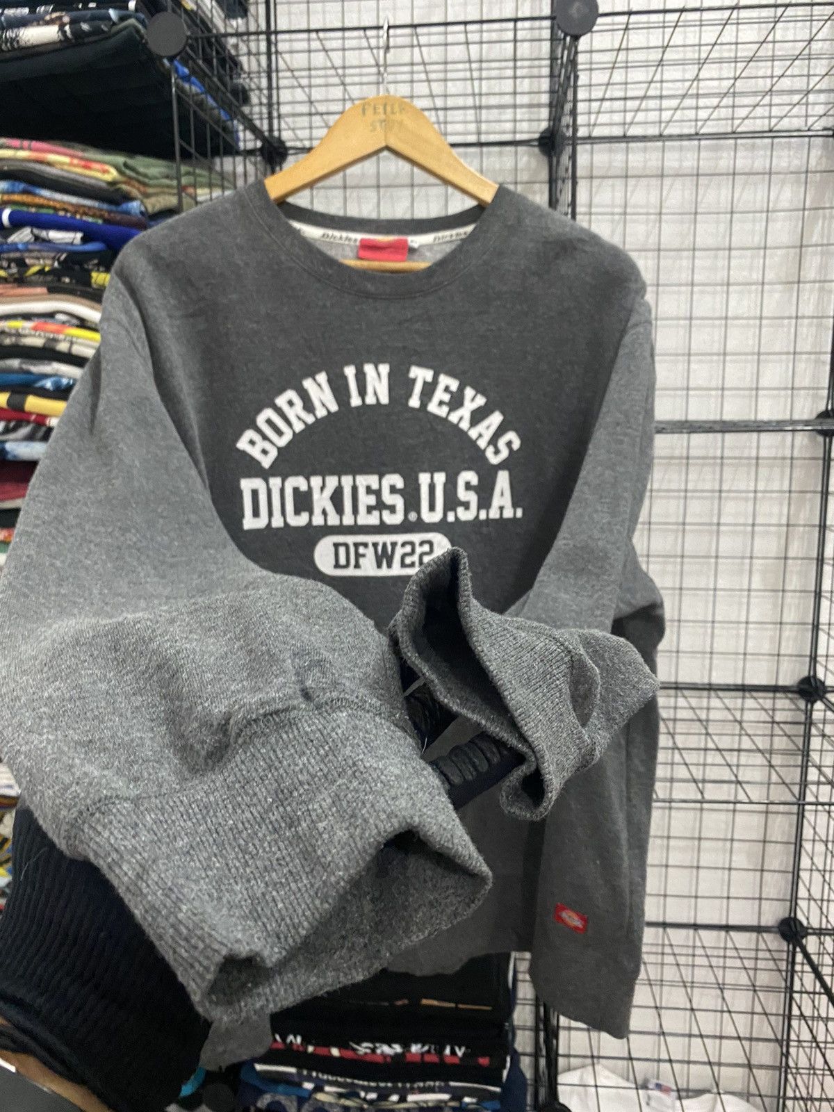 Dickies DICKIES “BORN IN TEXAS” SWEATSHIRT Size US L / EU 52-54 / 3 - 5 Thumbnail