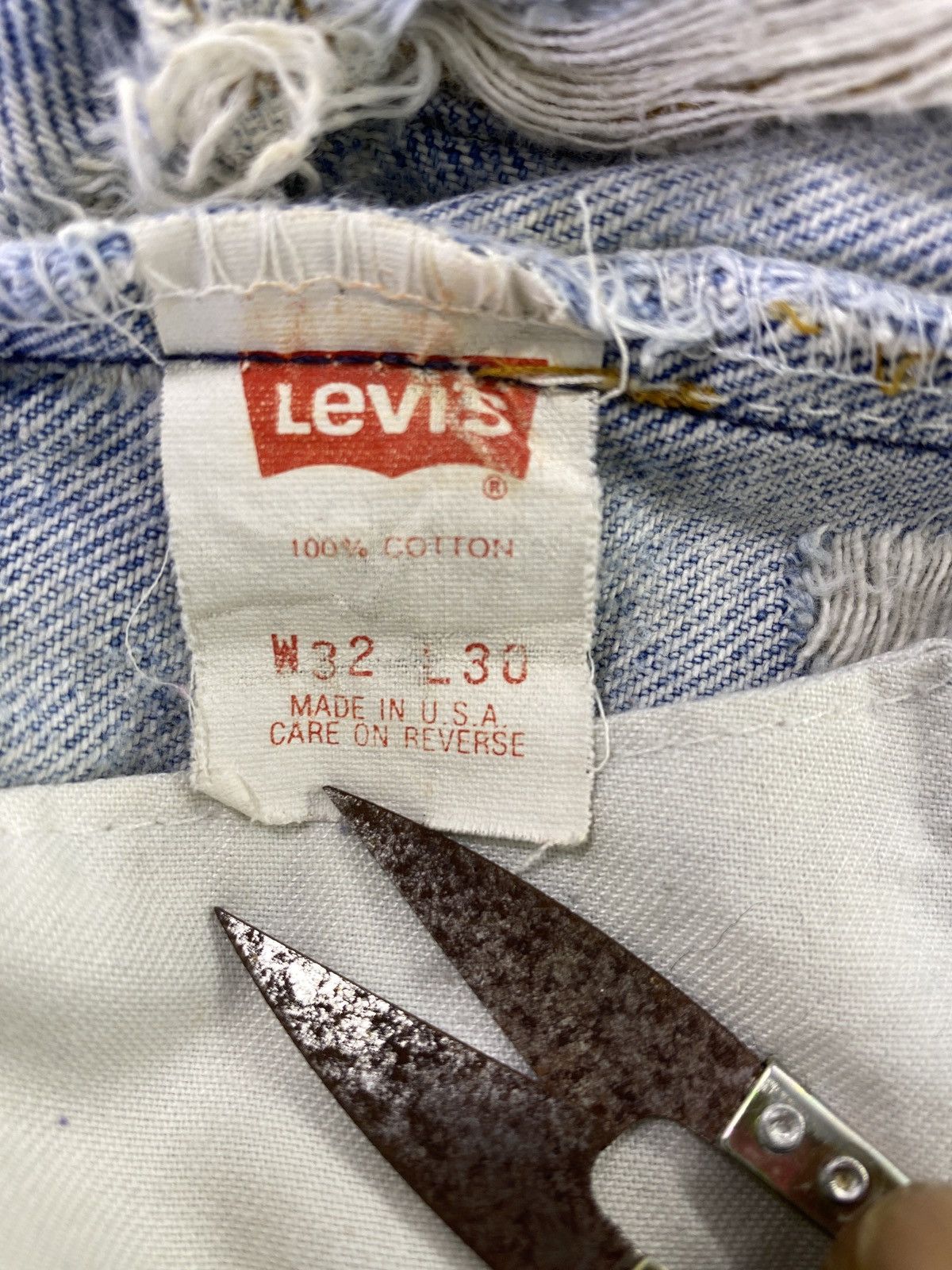 Levi's 90s Vintage Levi's 505 Jeans Distress Blue Wash - J774 Size US 31 - 5 Thumbnail
