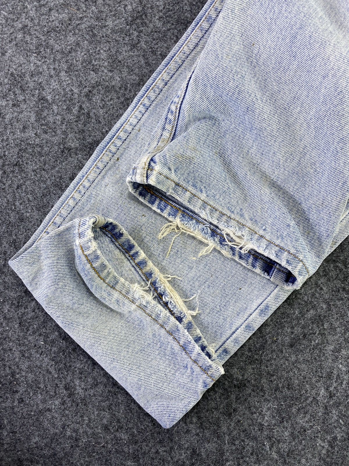 Levi's 90s Vintage Levi's 505 Jeans Distress Blue Wash - J774 Size US 31 - 8 Thumbnail