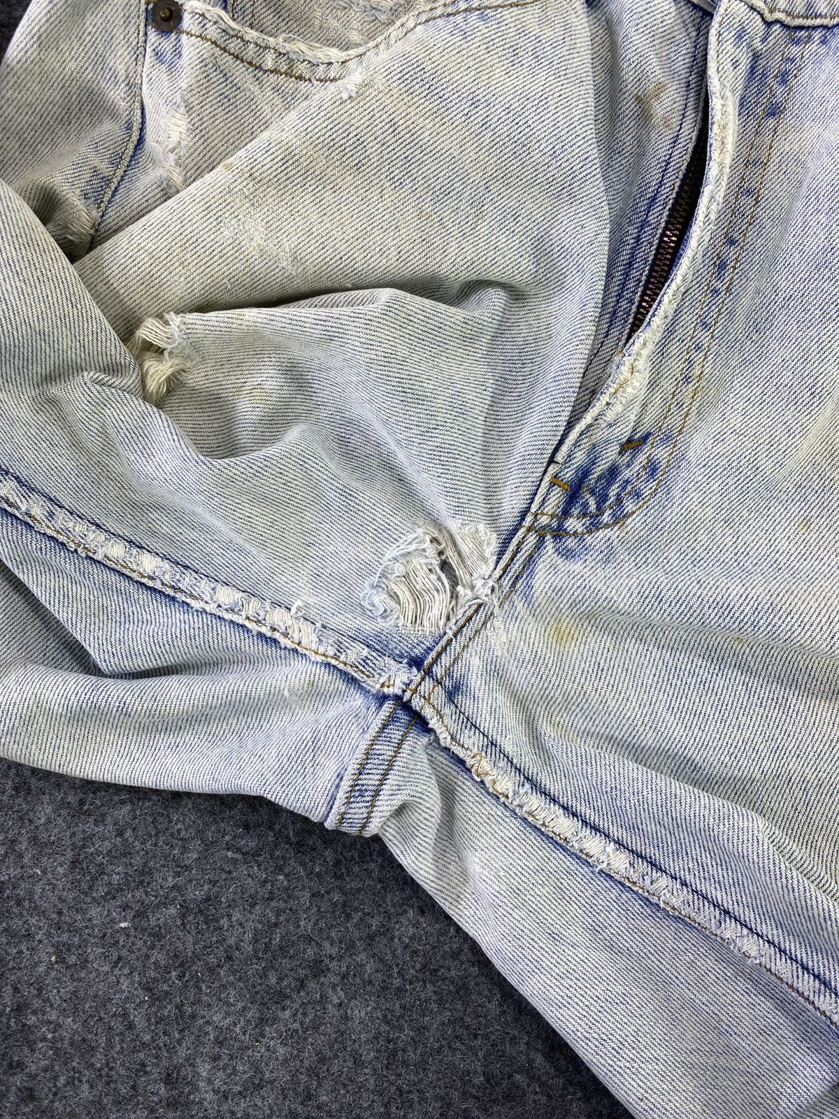 Levi's 90s Vintage Levi's 505 Jeans Distress Blue Wash - J774 Size US 31 - 11 Thumbnail