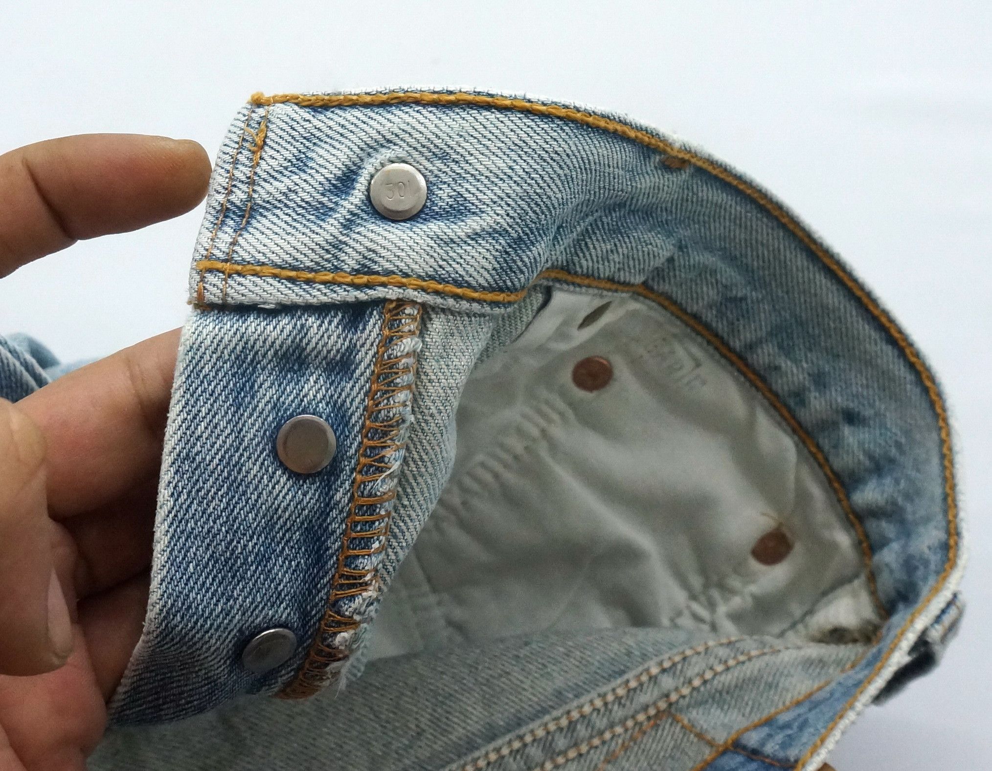 Levi's Vintage Clothing Levi's 501 Vintage 90s Distressed Irregular Jeans LF16 Size US 33 - 13 Thumbnail