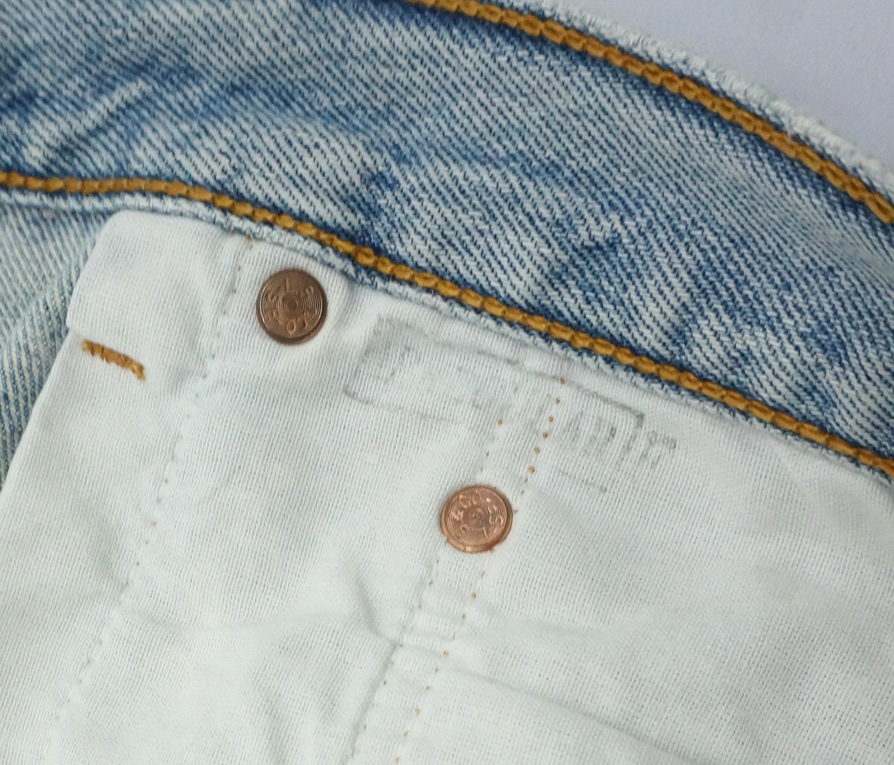 Levi's Vintage Clothing Levi's 501 Vintage 90s Distressed Irregular Jeans LF16 Size US 33 - 12 Thumbnail