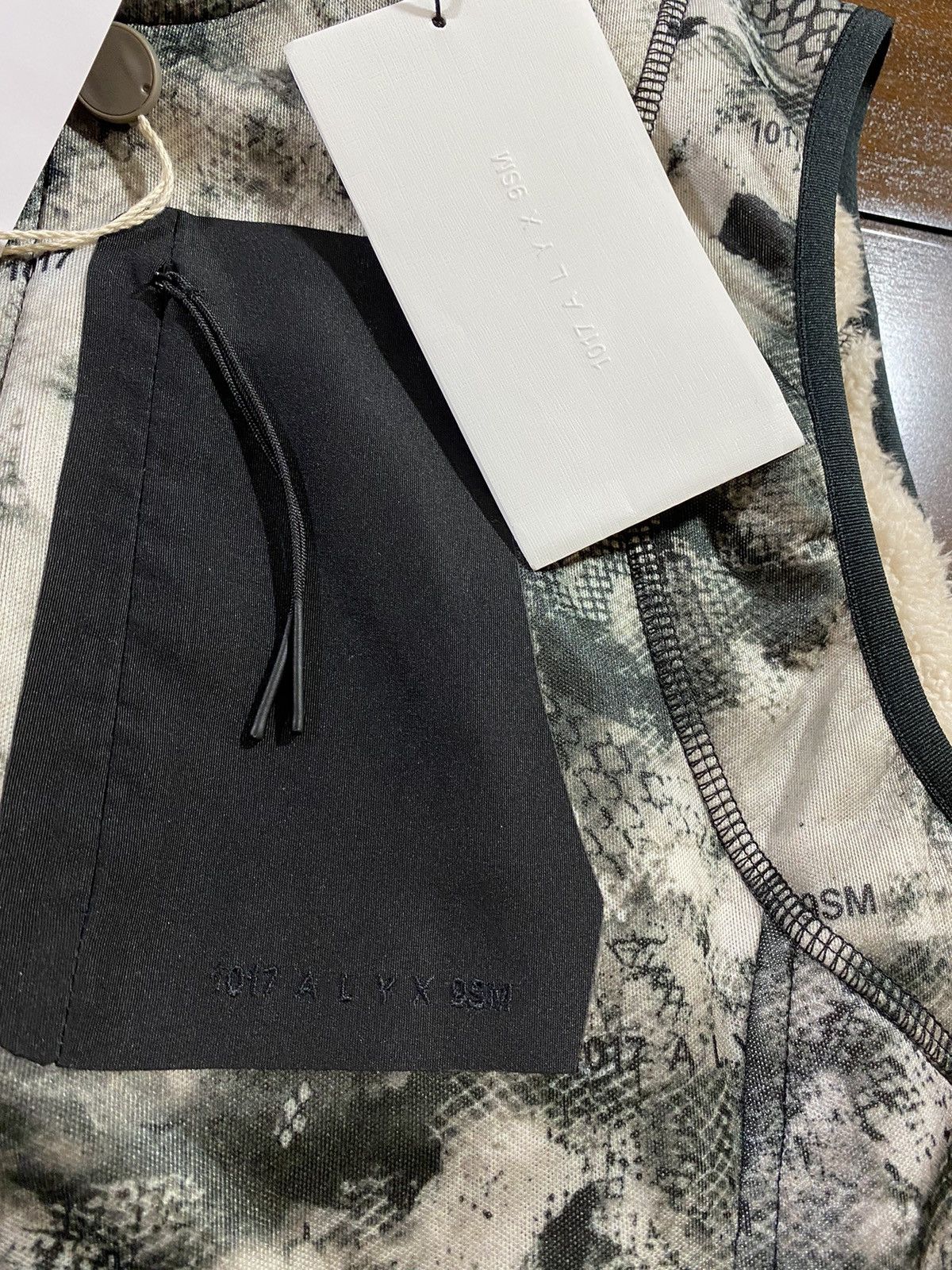 1017 ALYX 9SM × Alyx × SSENSE $1255 1017 ALYX 9SM Polar Fleece Vest Size US S / EU 44-46 / 1 - 3 Thumbnail