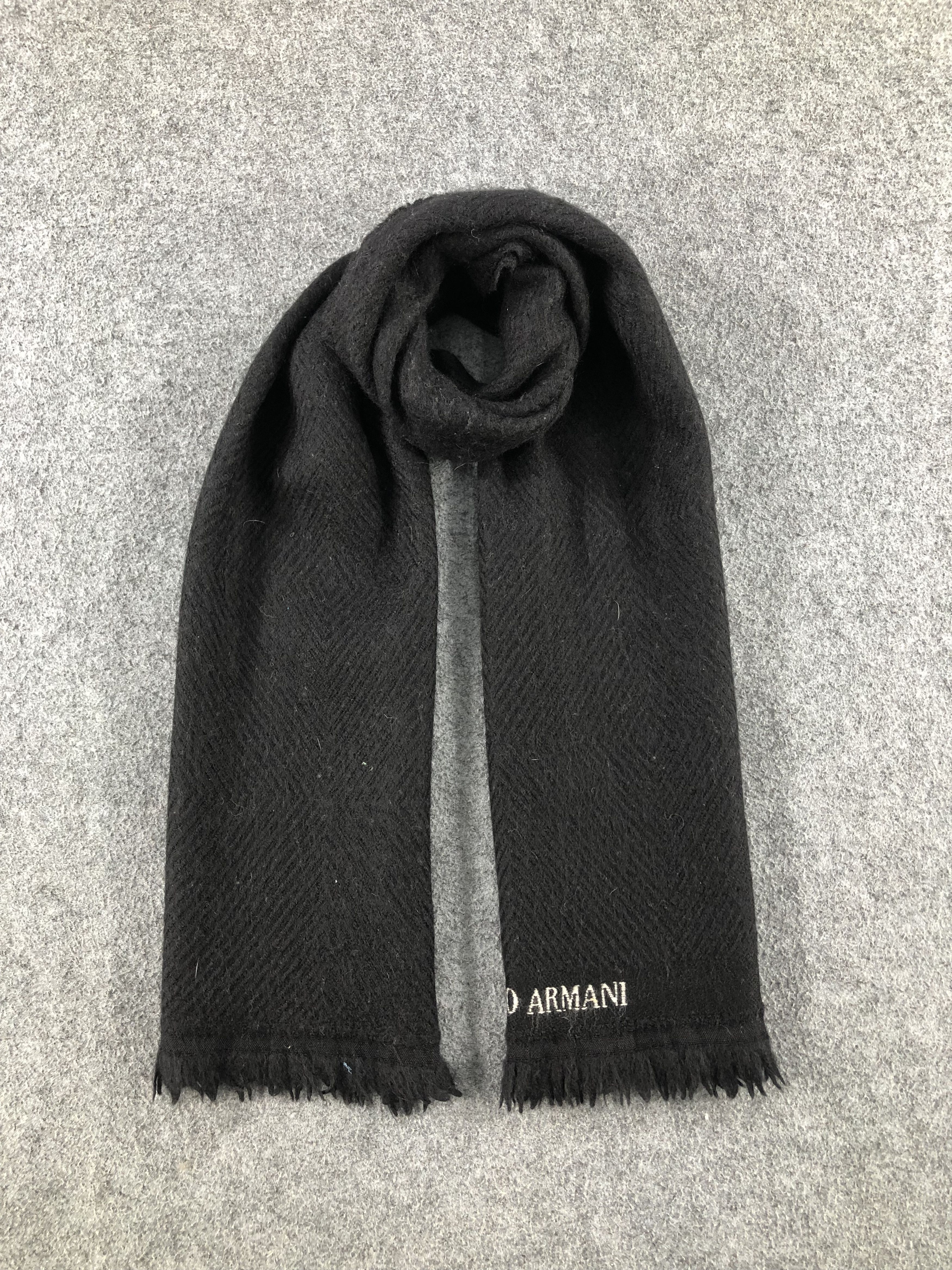 Giorgio Armani Giorgio Armani Wool Scarf / Muffler / Neckwear Size ONE SIZE - 1 Thumbnail
