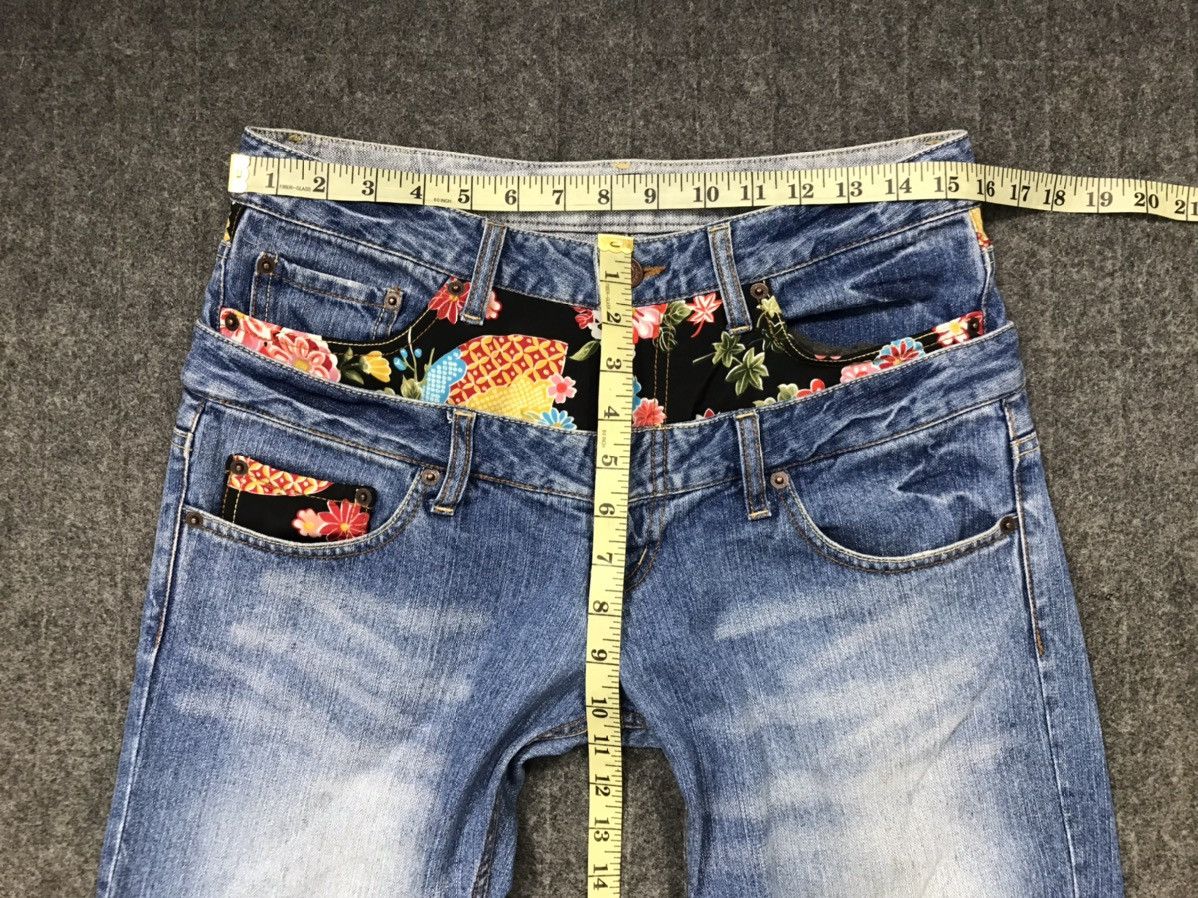Japanese Brand Vintage Dominate Handcrafted Jeans Flowers Art Design Size US 31 - 16 Thumbnail