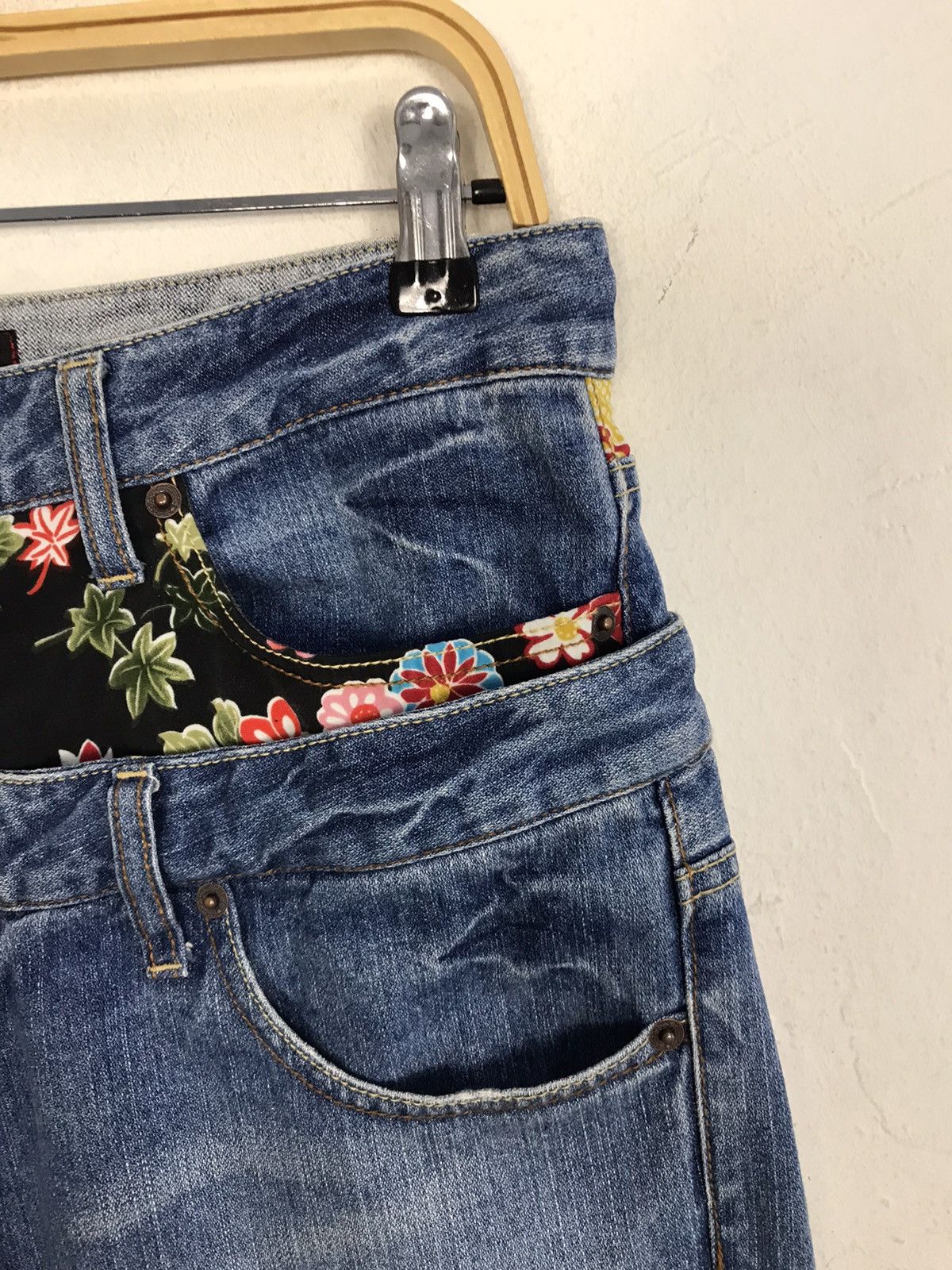 Japanese Brand Vintage Dominate Handcrafted Jeans Flowers Art Design Size US 31 - 5 Thumbnail