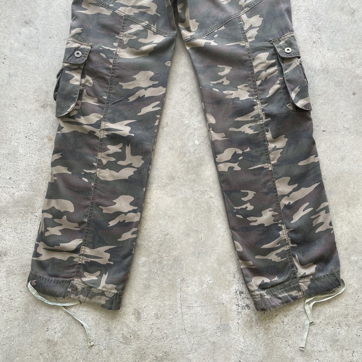 Japanese Brand 9 Pocket🔥 Vintage AFT Faded Camo Parachute Cargo Pants Rare Size US 30 / EU 46 - 11 Thumbnail