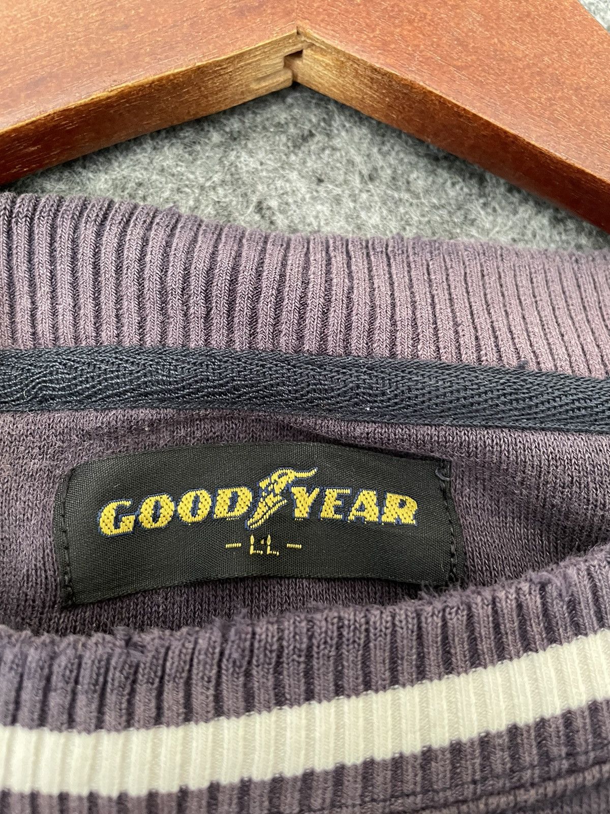 Japanese Brand VINTAGE EMBROIDERED GOODYEAR SWEATSHIRT Size US L / EU 52-54 / 3 - 5 Thumbnail