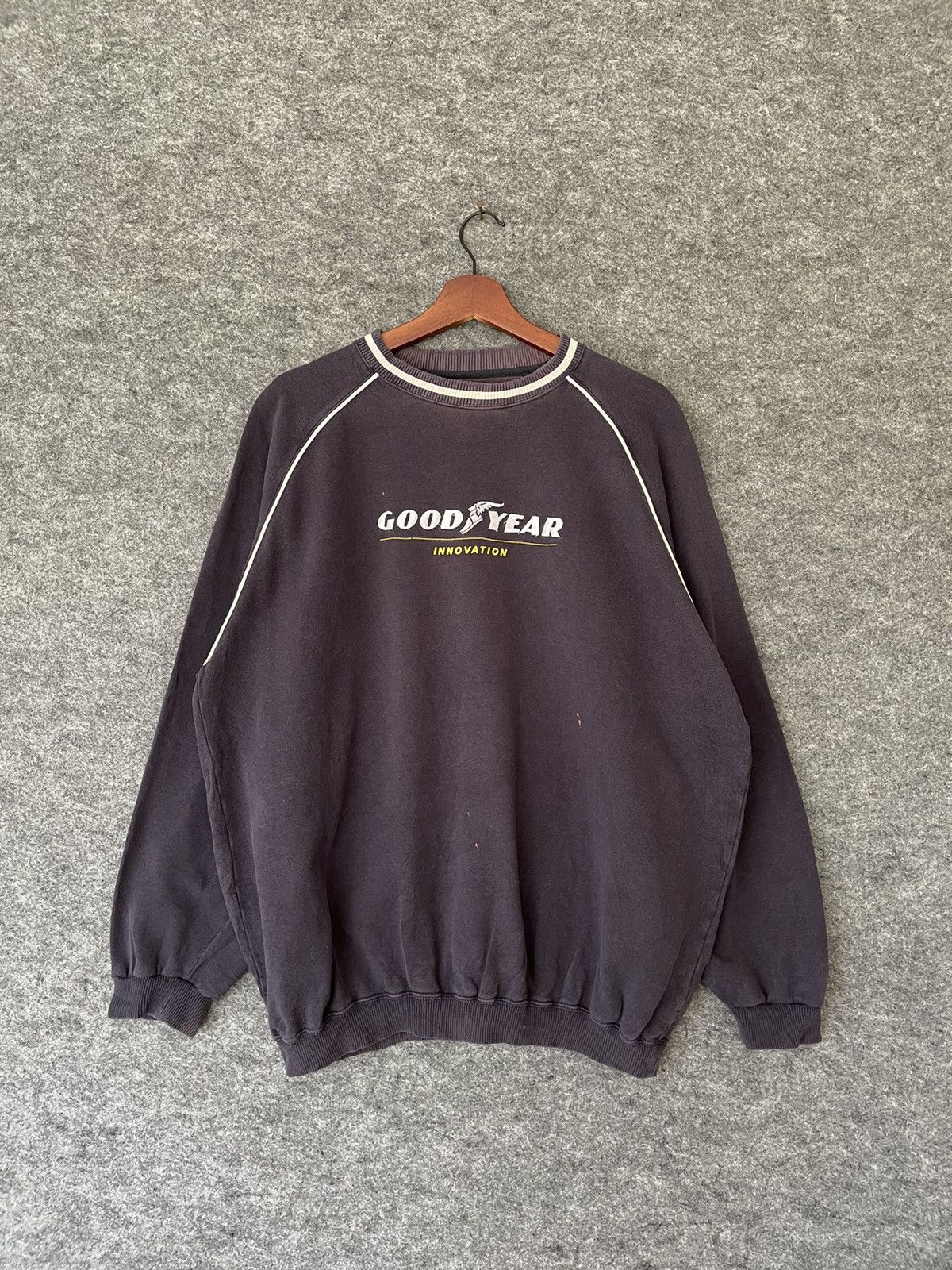 Japanese Brand VINTAGE EMBROIDERED GOODYEAR SWEATSHIRT Size US L / EU 52-54 / 3 - 1 Thumbnail