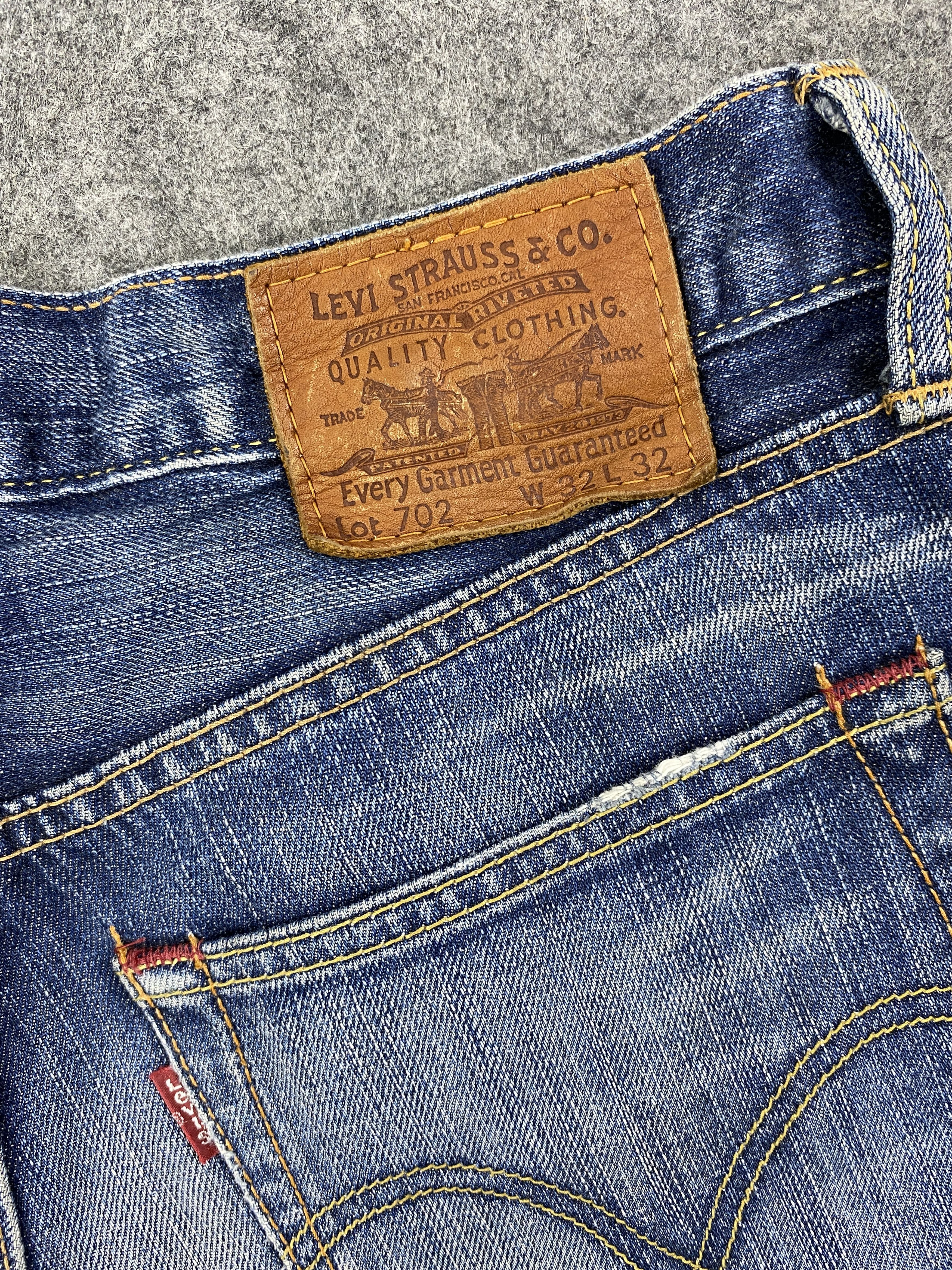 Levi's Distressed Blue Levi's 702 Jeans 31x31 Denim -JN2027 Size US 31 - 8 Thumbnail