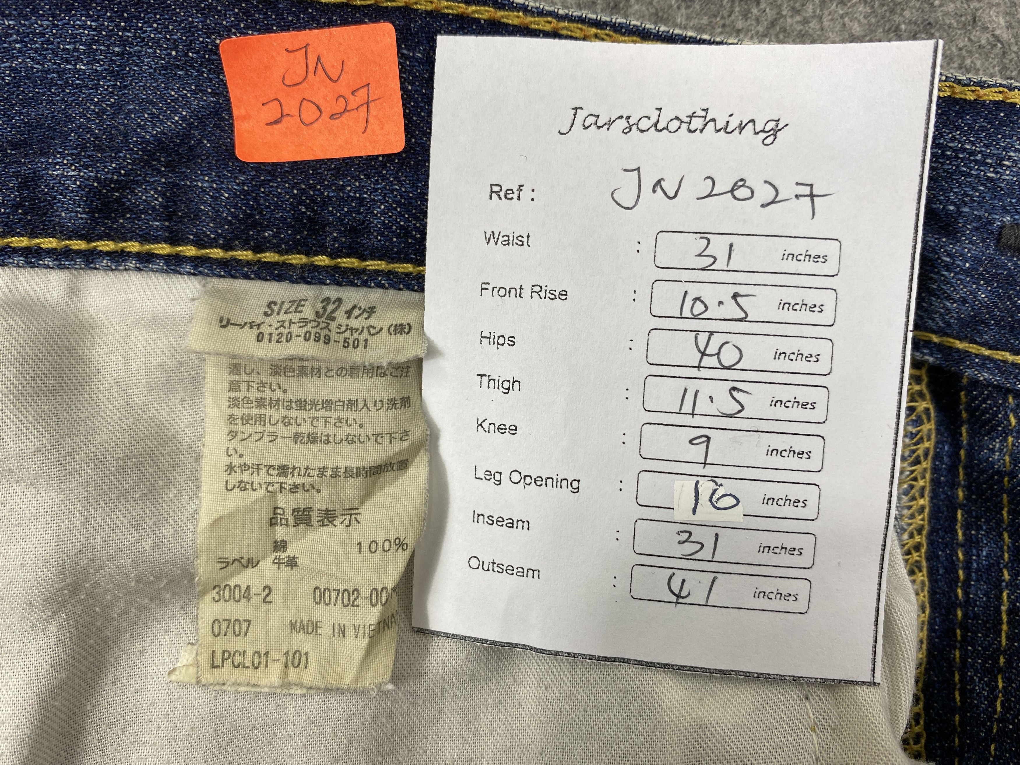 Levi's Distressed Blue Levi's 702 Jeans 31x31 Denim -JN2027 Size US 31 - 7 Thumbnail