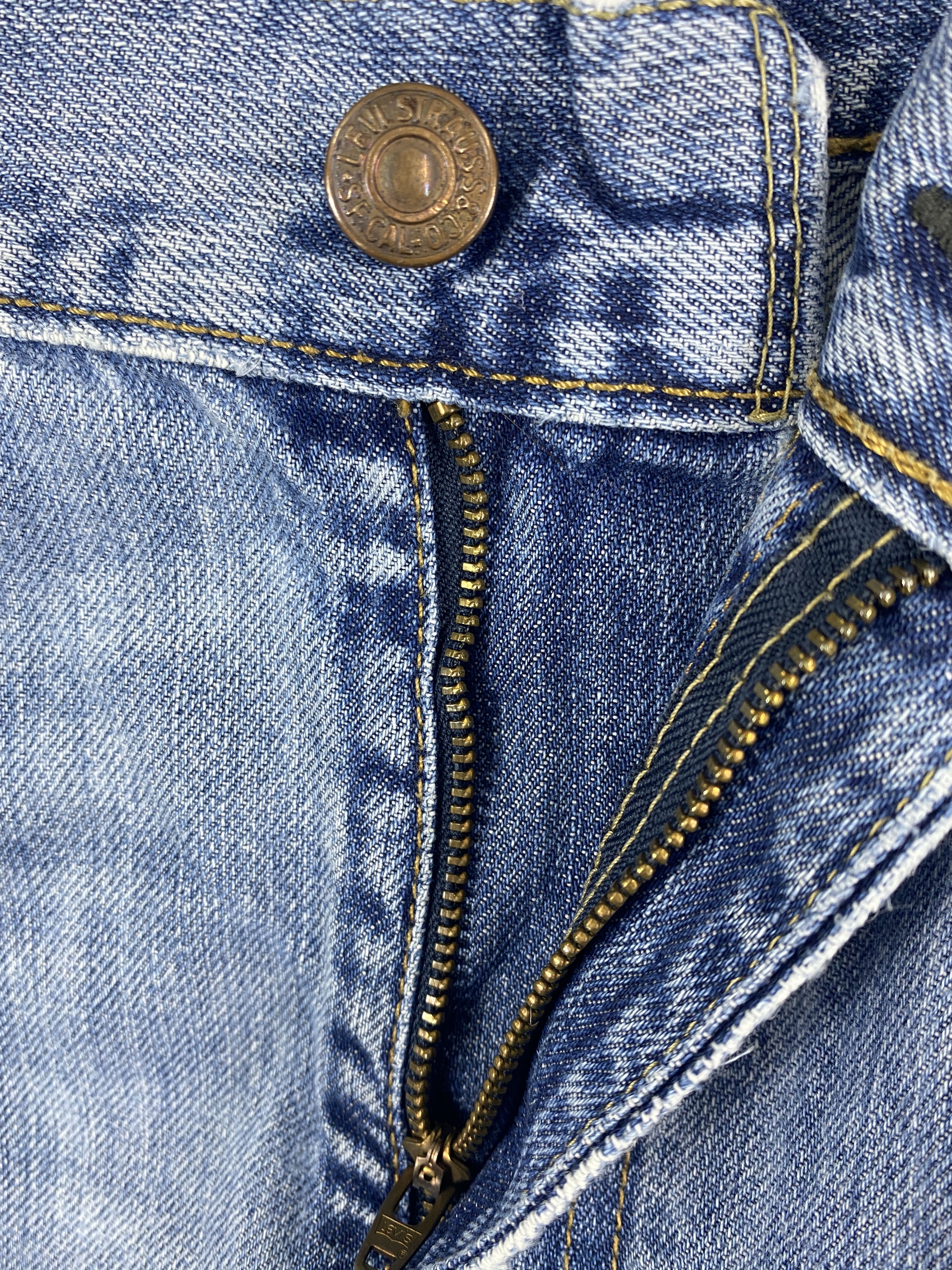 Levi's Mid Blue Levi's 569 Jeans 35x32.5 Denim -JN1944 Size US 35 - 6 Thumbnail