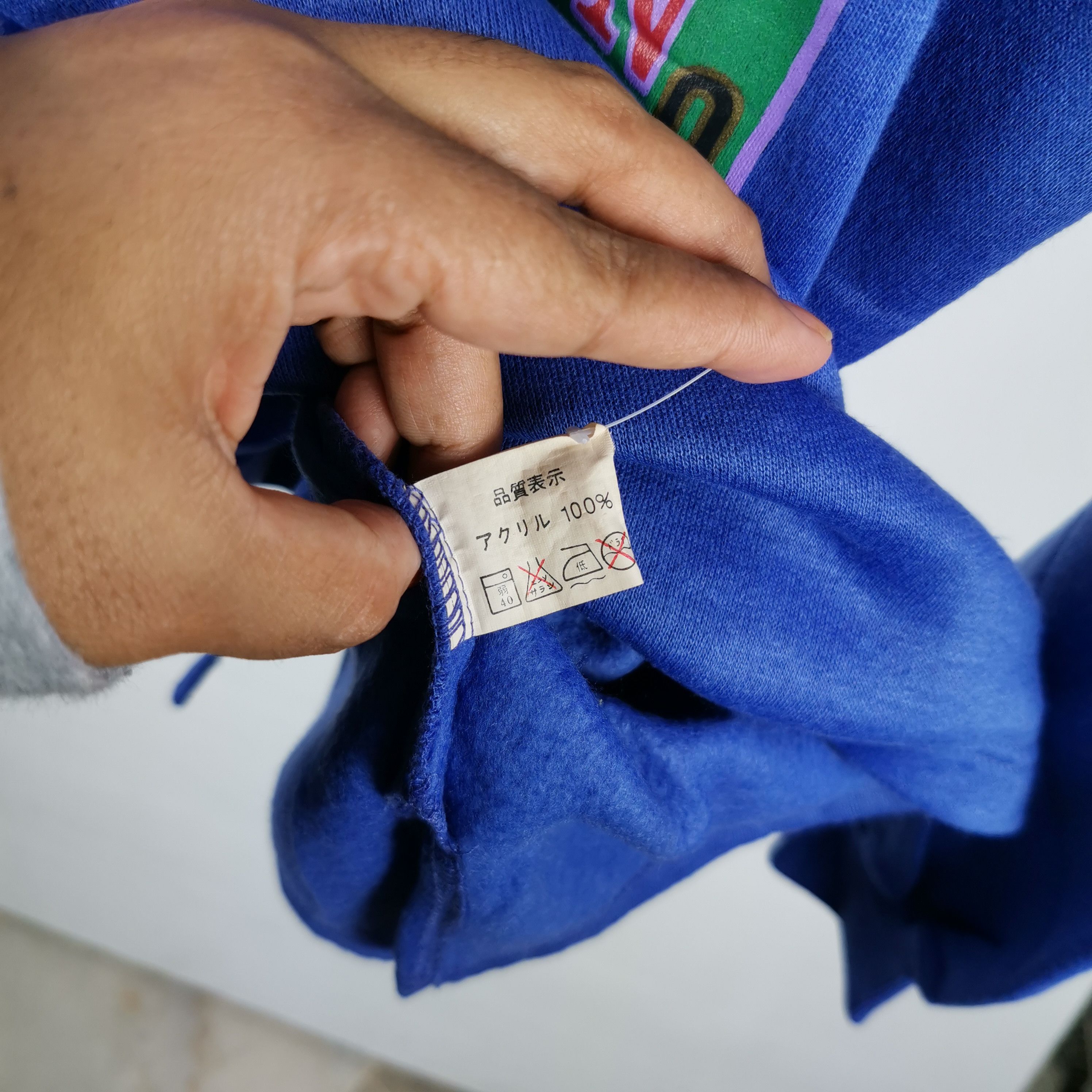 Valentino × Vintage Vintage Paris Aidoru Valentino Sweatshirt | BS18868. Size US L / EU 52-54 / 3 - 7 Thumbnail