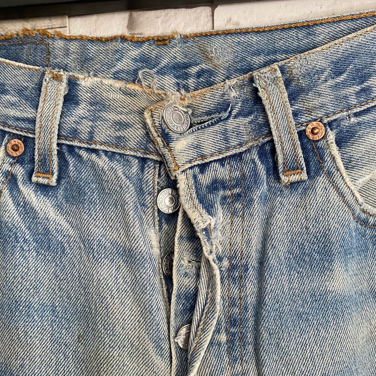 Levi's Vintage Levis 501xx Lightwash Jeans Grunge 28x30 Made USA Size US 28 / EU 44 - 12 Thumbnail