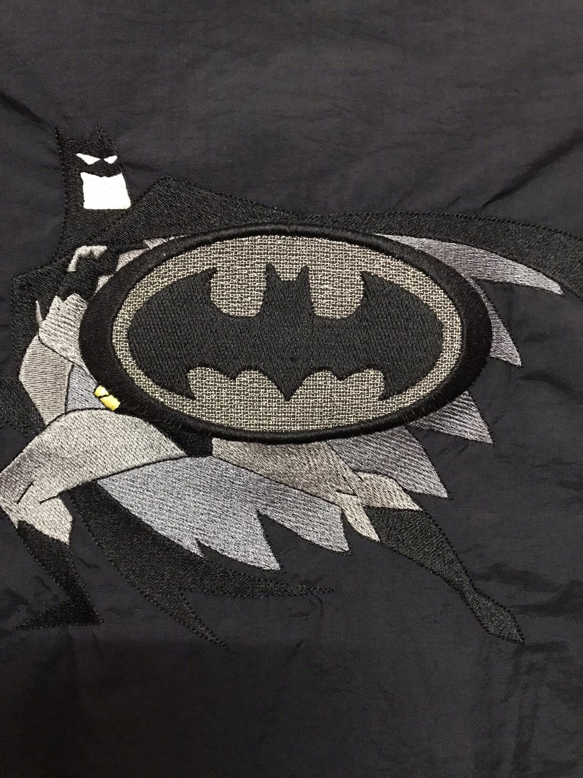 DC Comics × Vintage vintage DC Comics Batman Embroidery Bomber Cropped Jacket Size US M / EU 48-50 / 2 - 2 Thumbnail