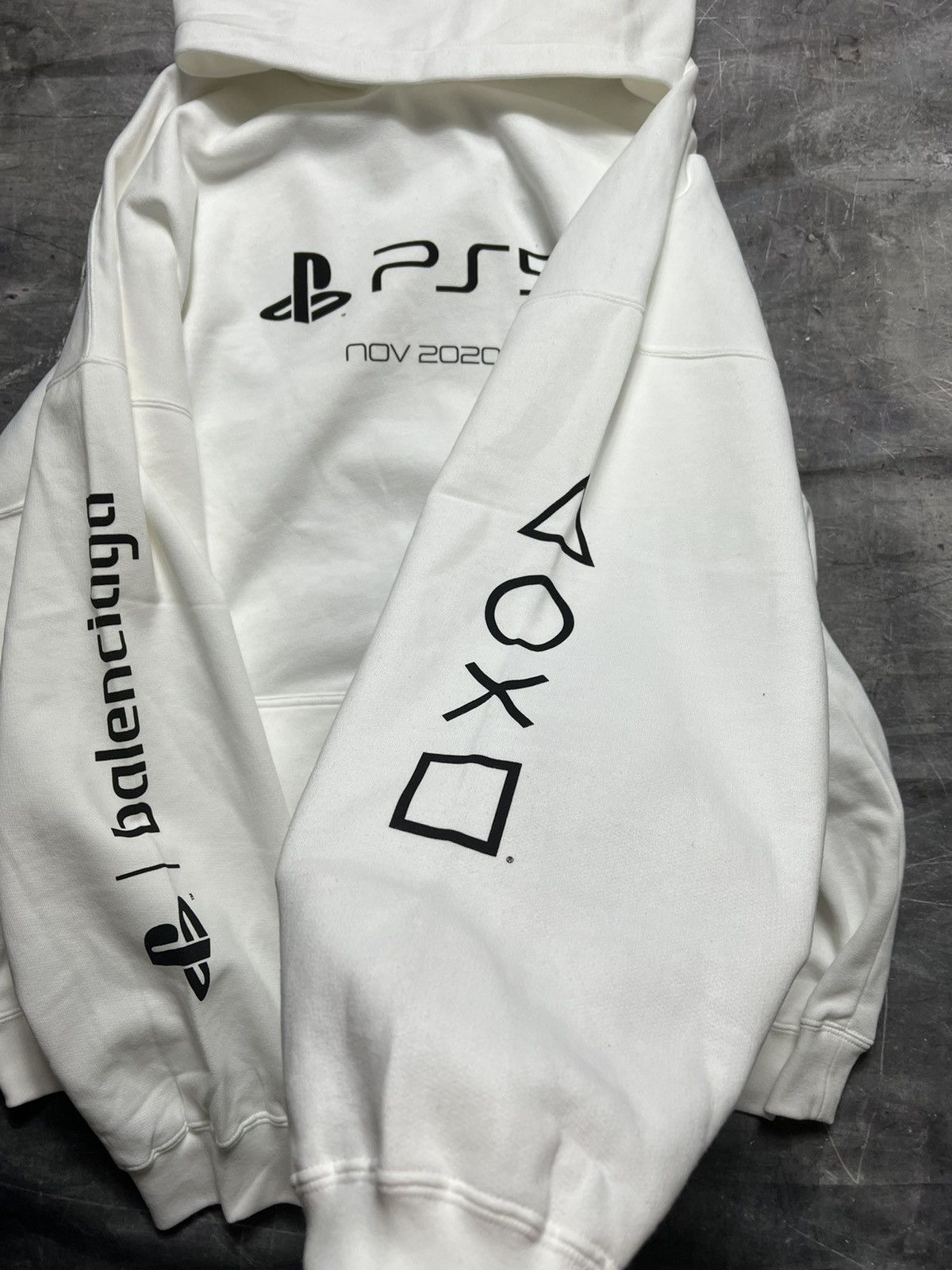 Balenciaga × Playstation Balenciaga Playstation Logo Hoodie Size US L / EU 52-54 / 3 - 6 Thumbnail