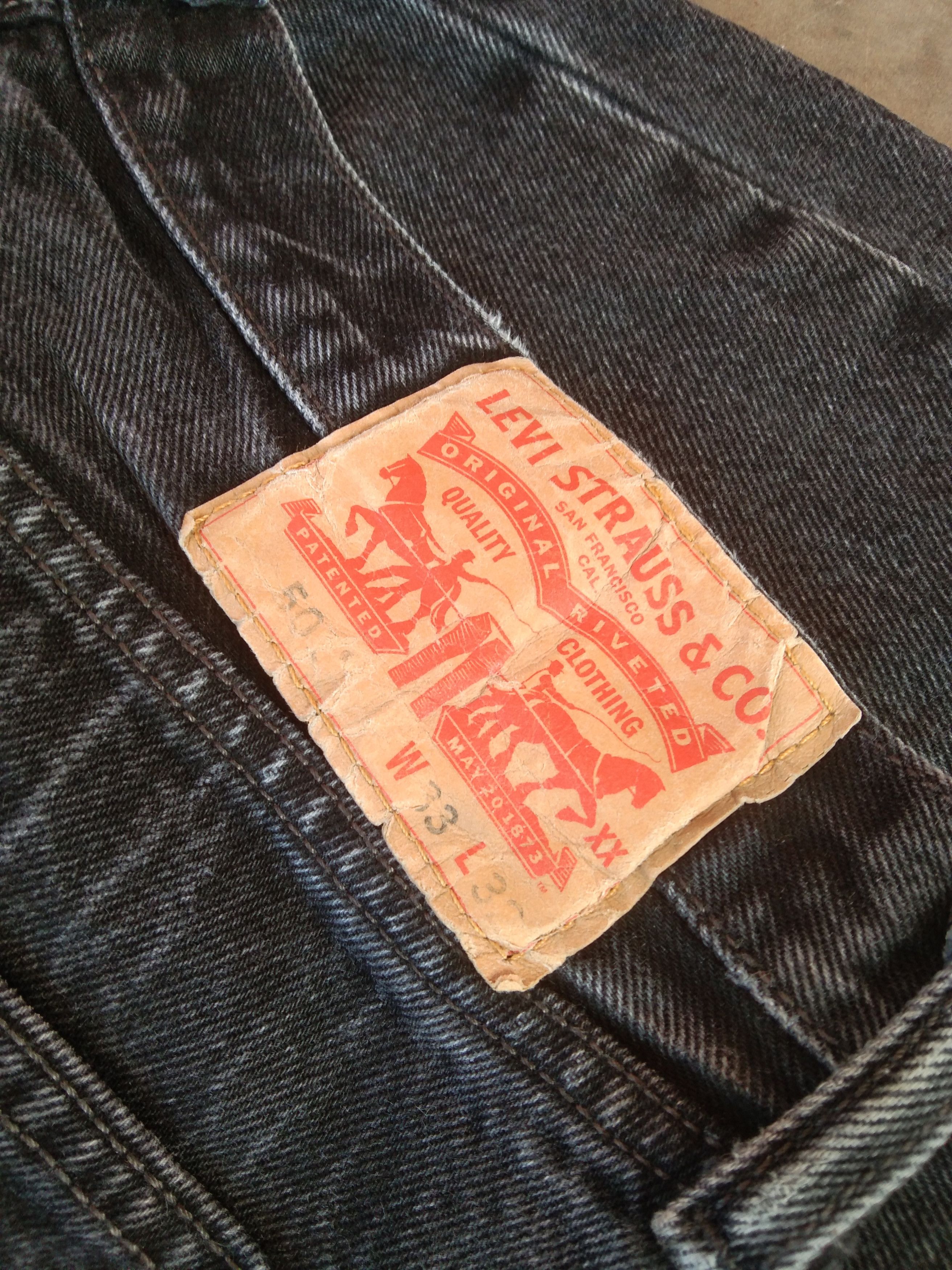 Levi's Vintage Levi's 501 Black Straight Leg Distressed Jeans 33x31 Size US 33 - 3 Thumbnail